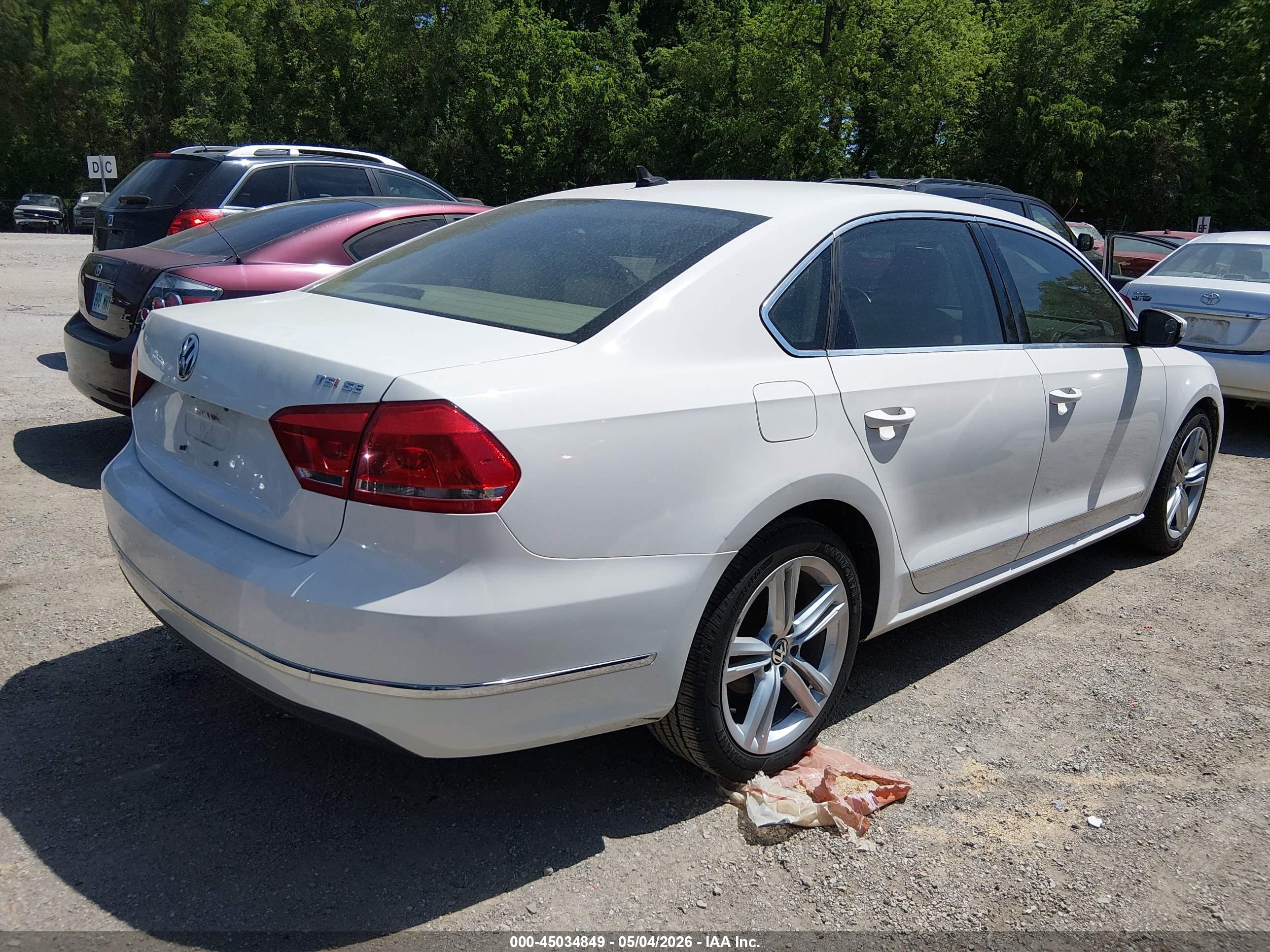 VOLKSWAGEN PASSAT image 4