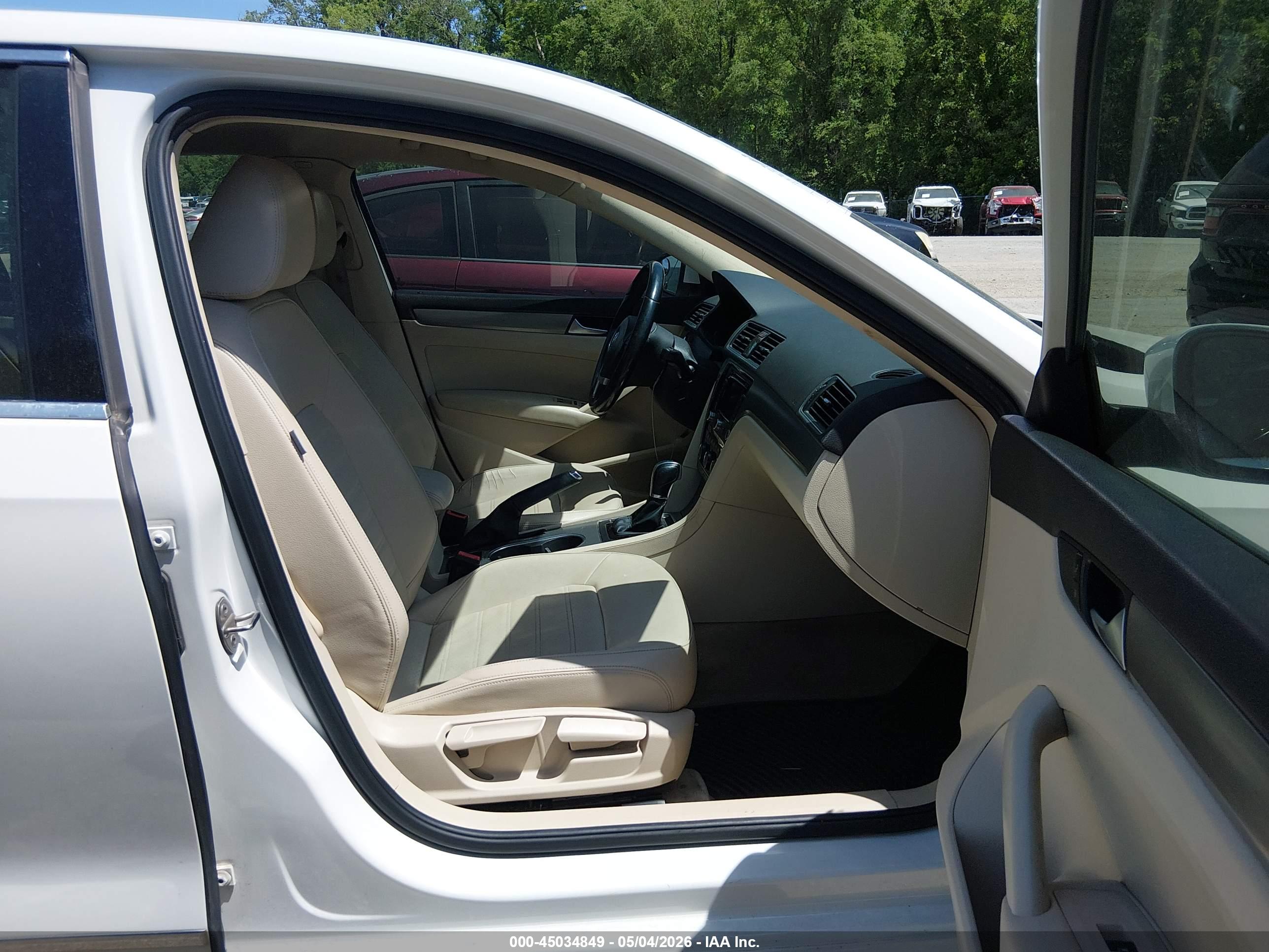 VOLKSWAGEN PASSAT image 5