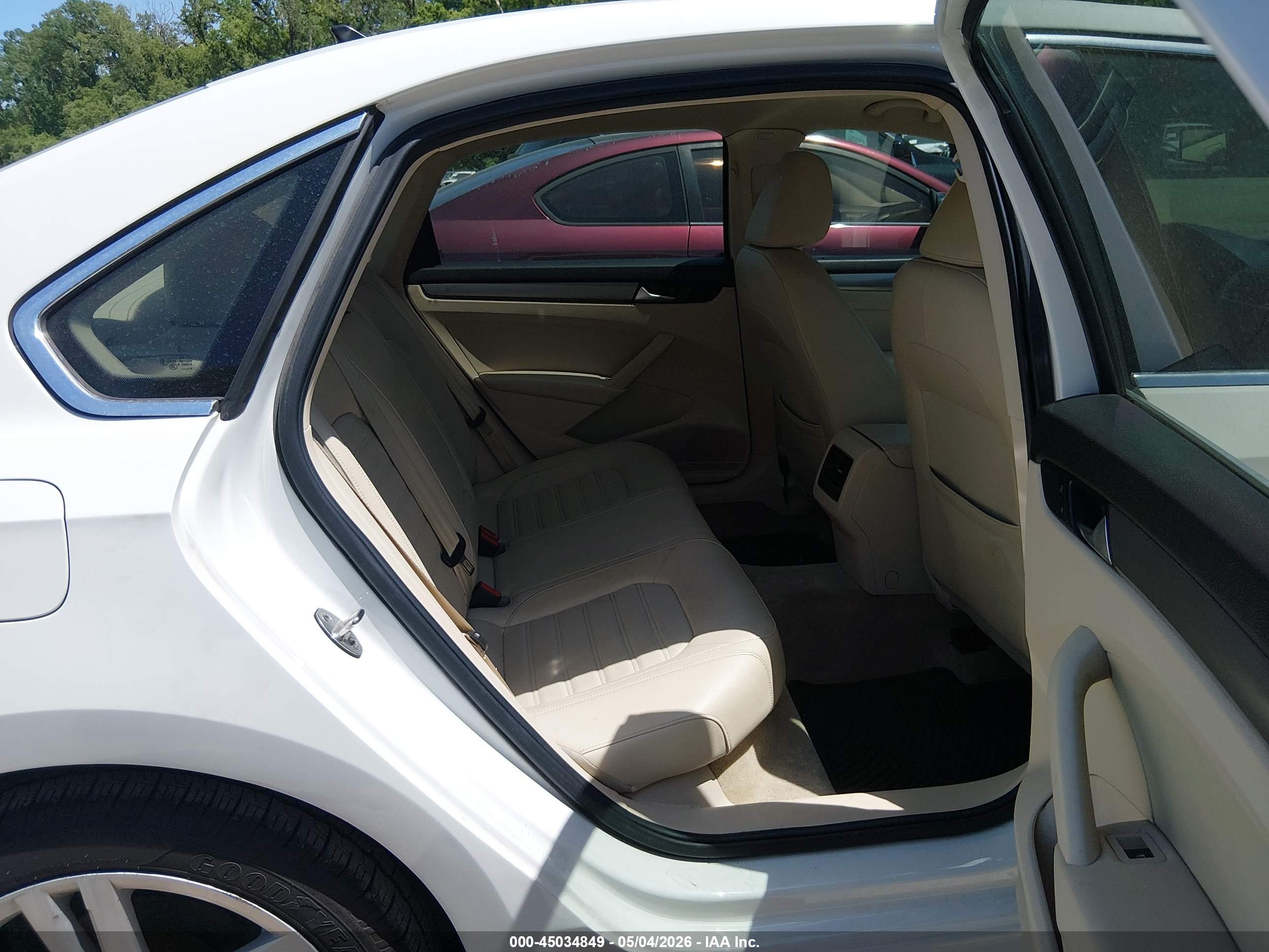 VOLKSWAGEN PASSAT image 8