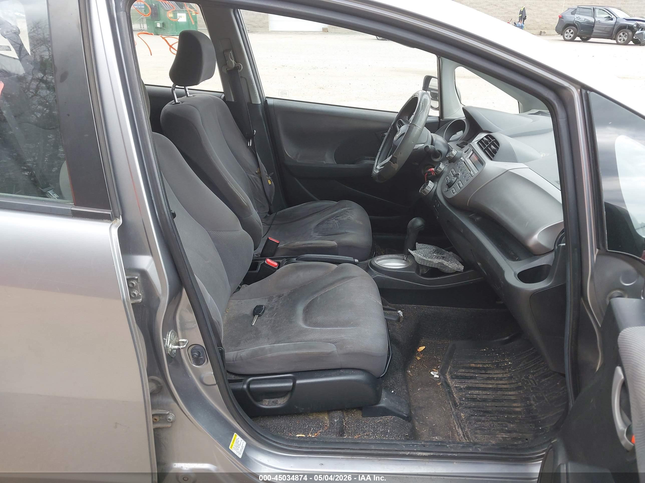 HONDA FIT image 5