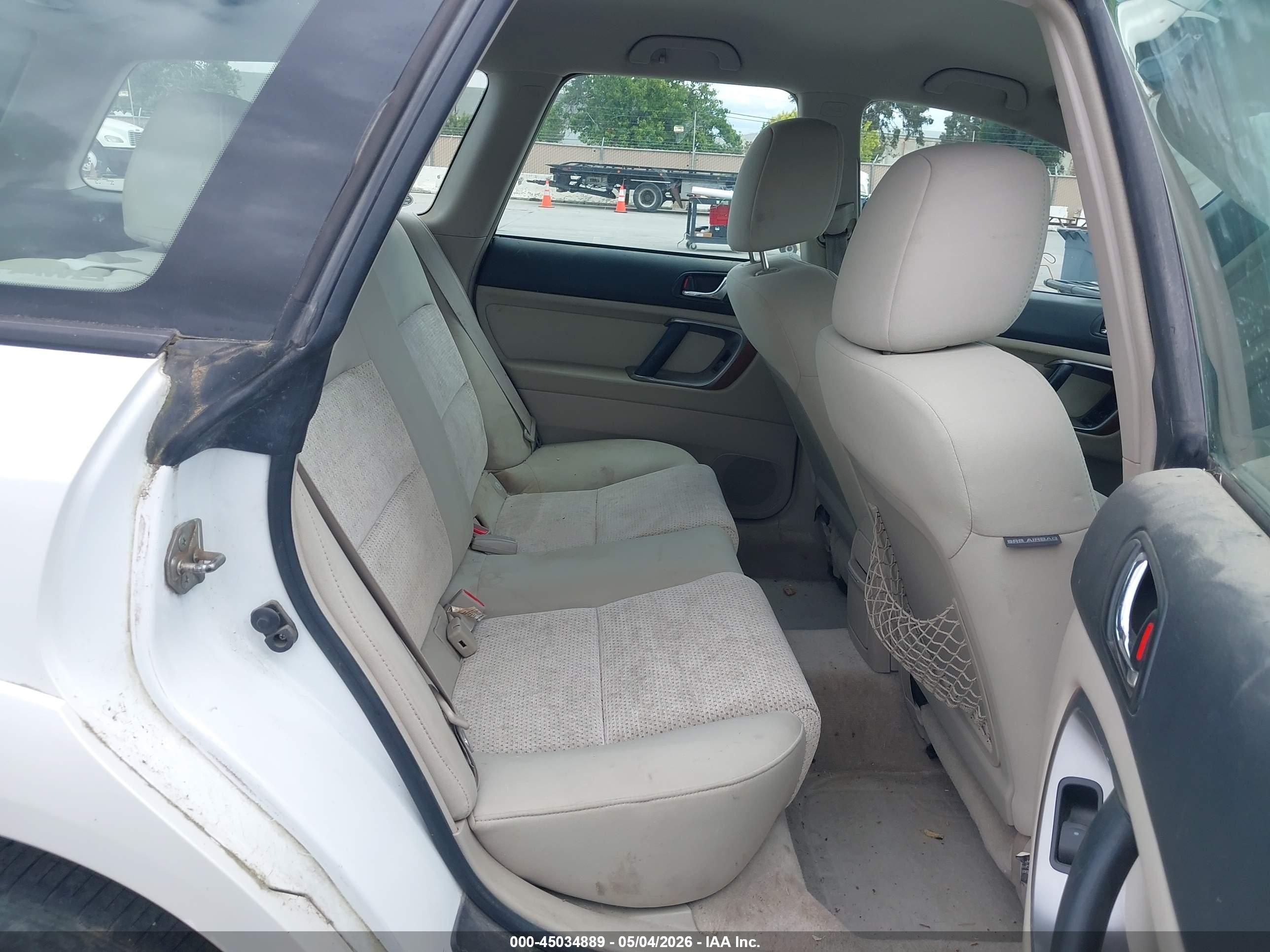 SUBARU OUTBACK image 8