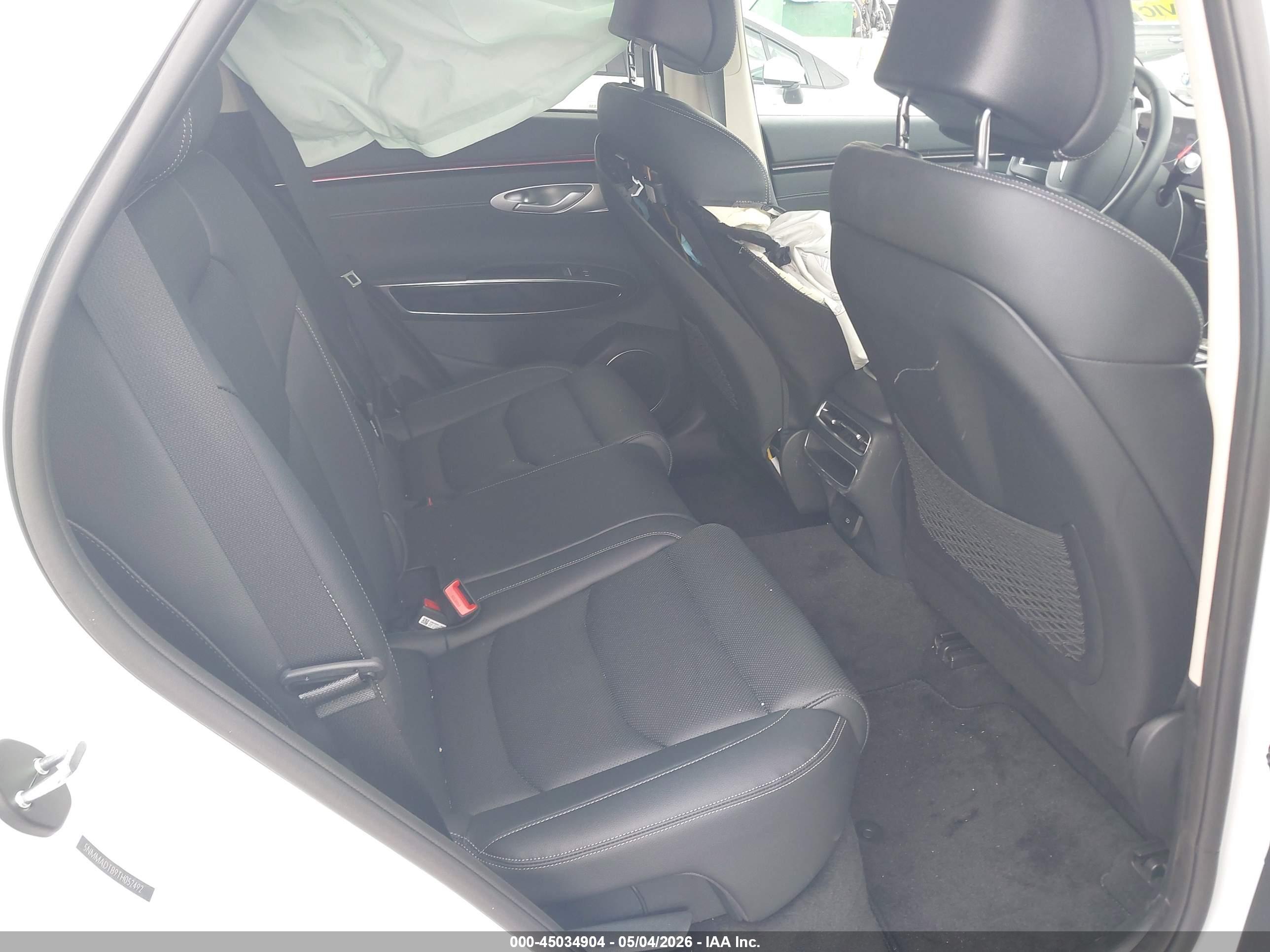GENESIS GV70 image 8