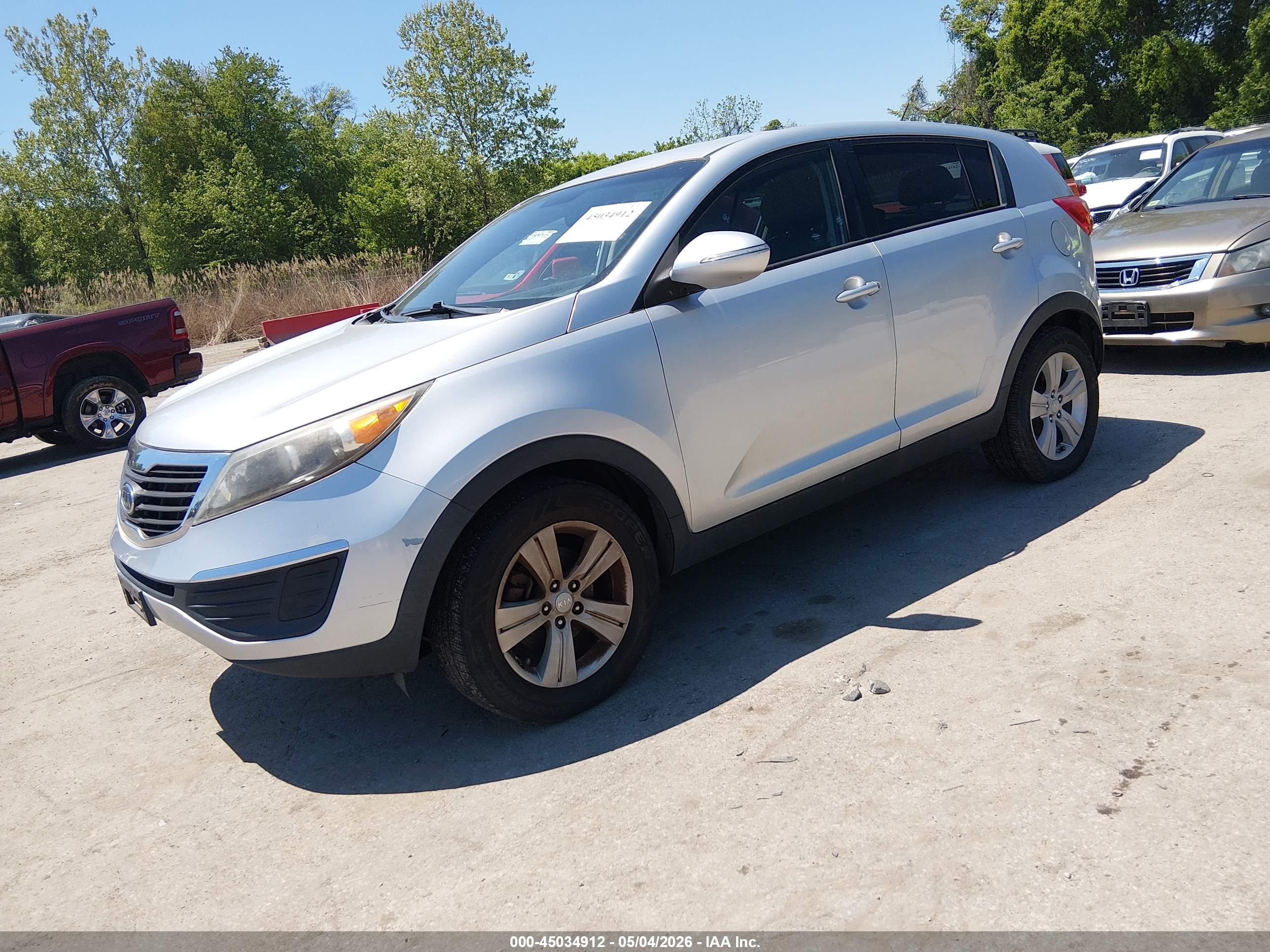 KIA SPORTAGE image 2