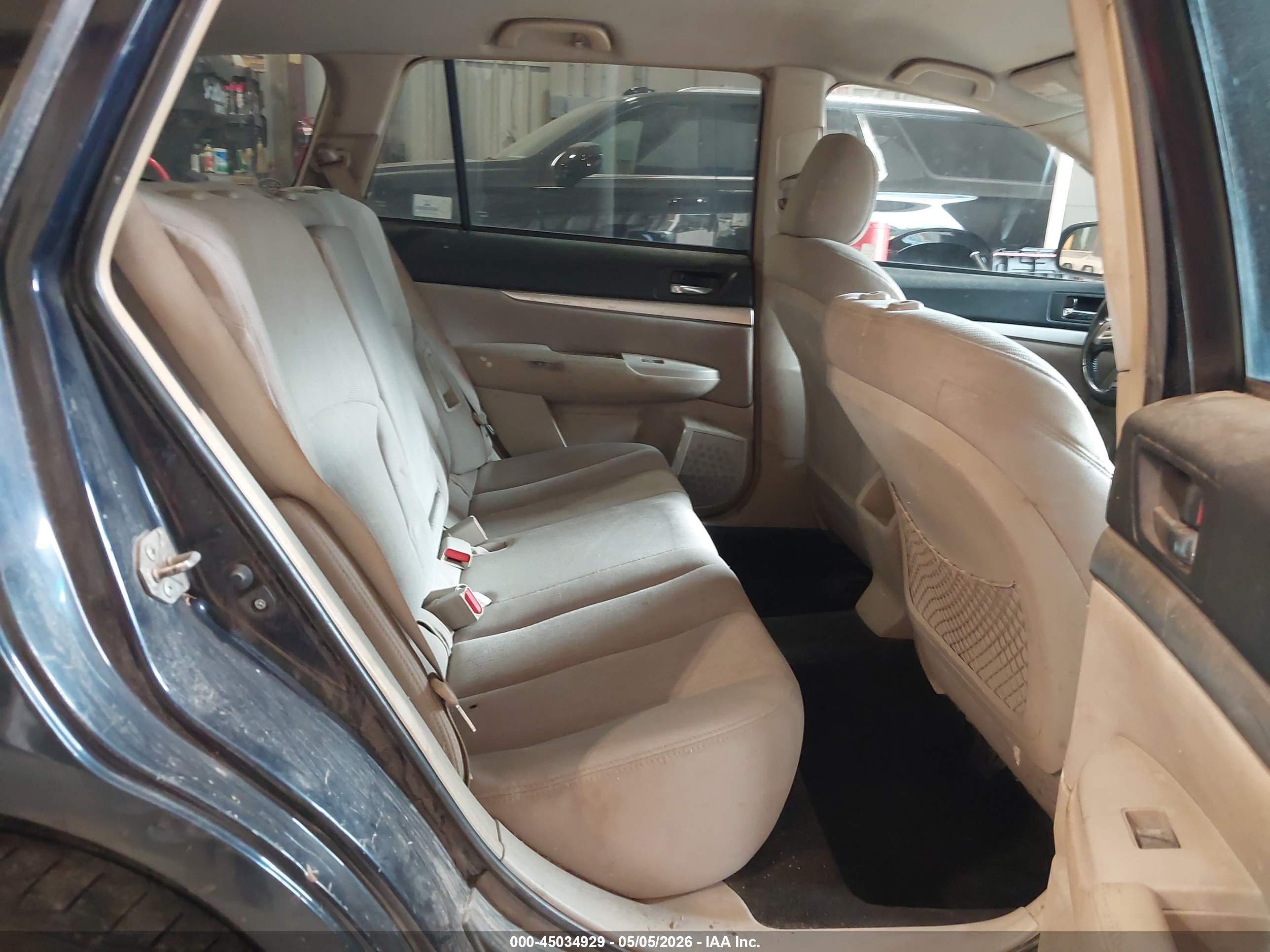 SUBARU OUTBACK image 8