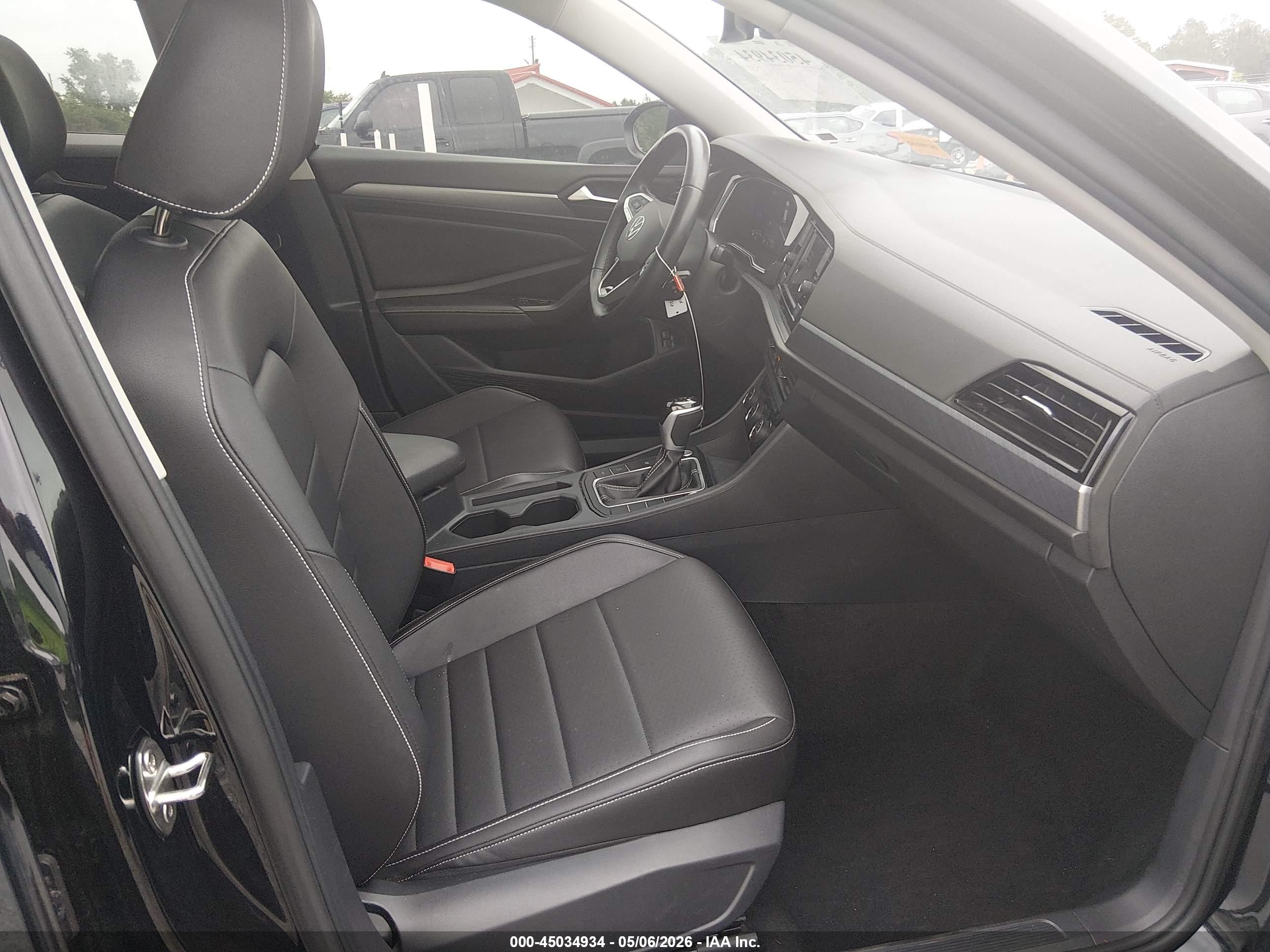 VOLKSWAGEN JETTA image 5