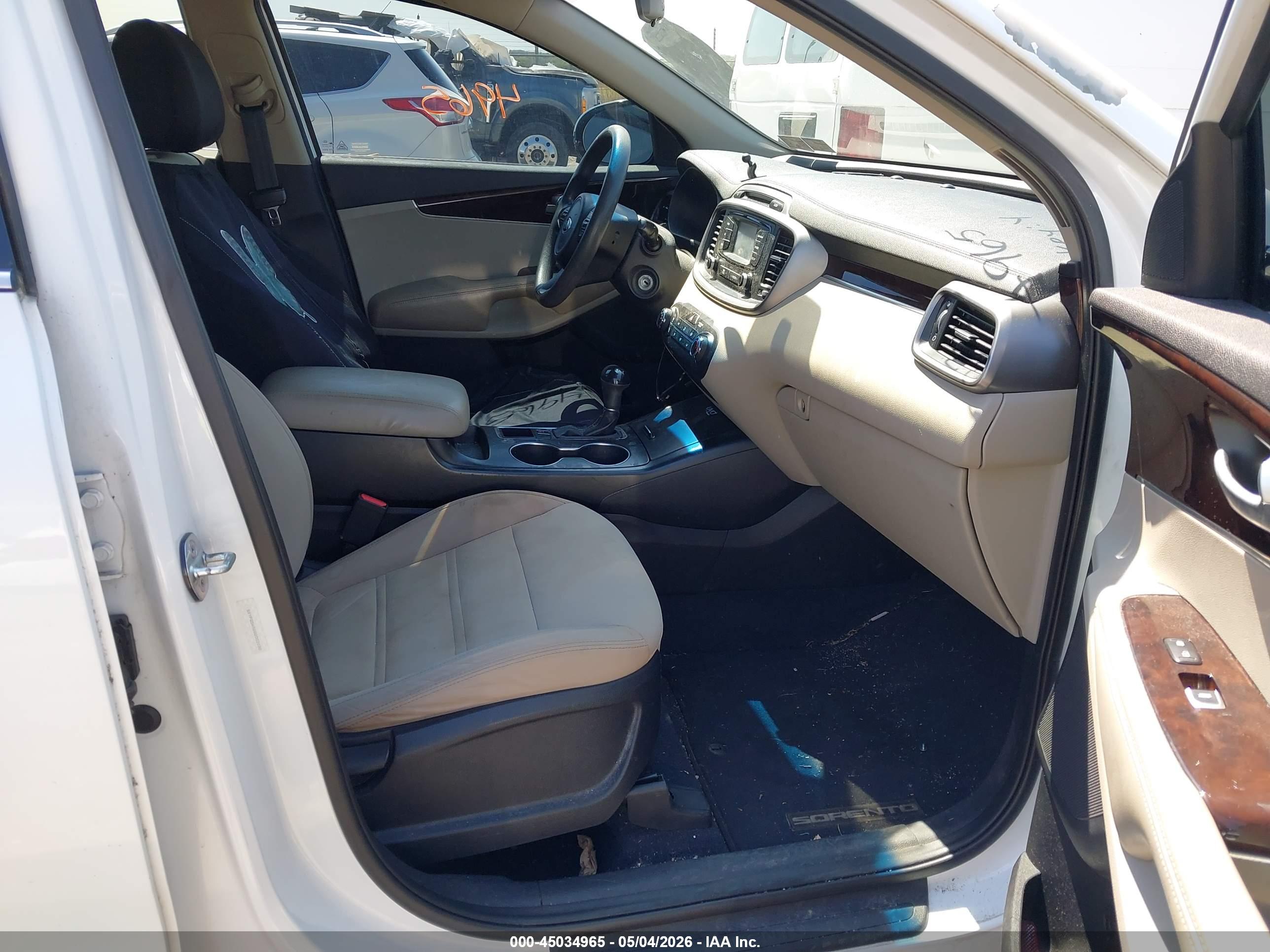 KIA SORENTO image 5