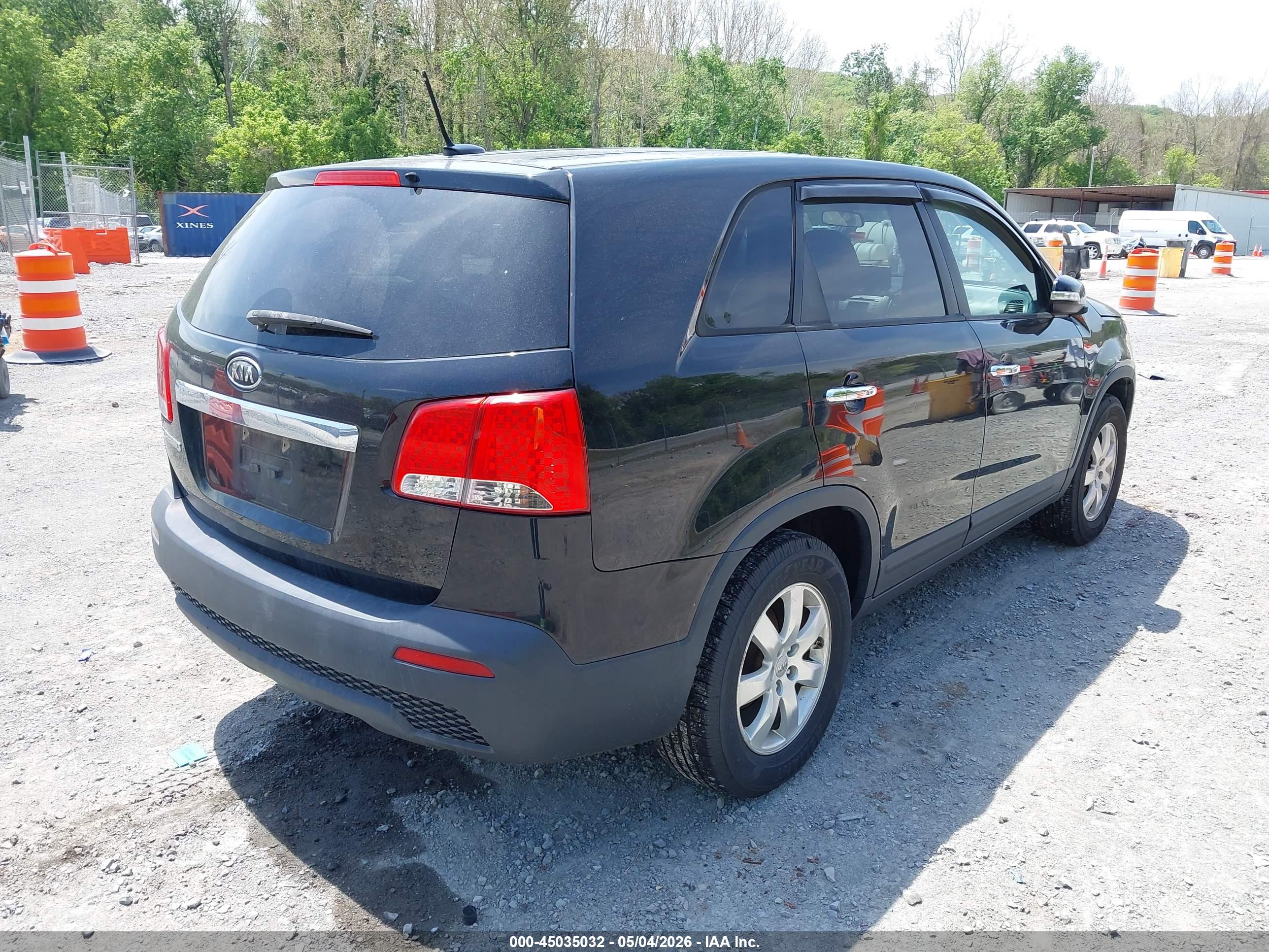 KIA SORENTO image 4