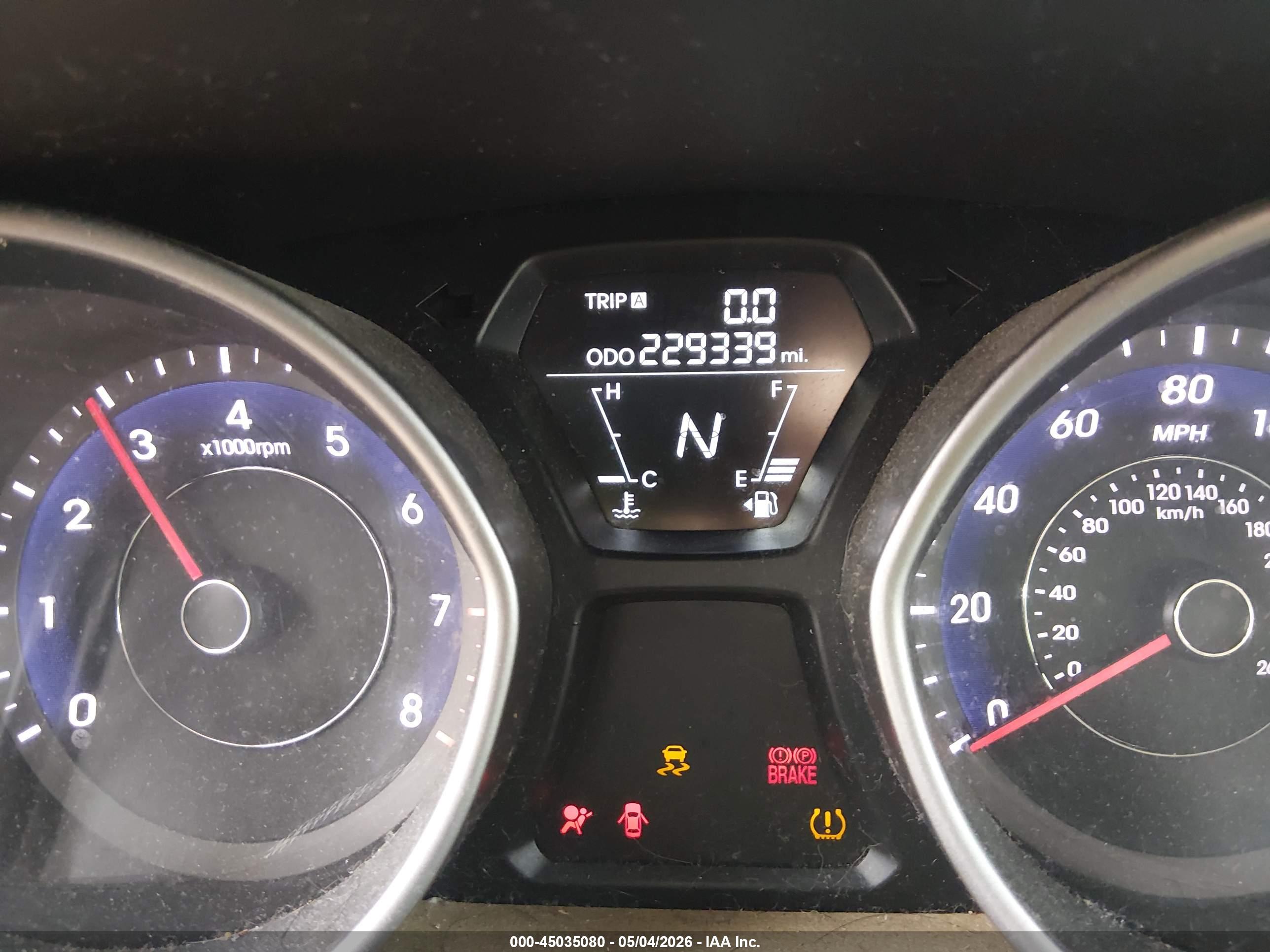 HYUNDAI ELANTRA image 7