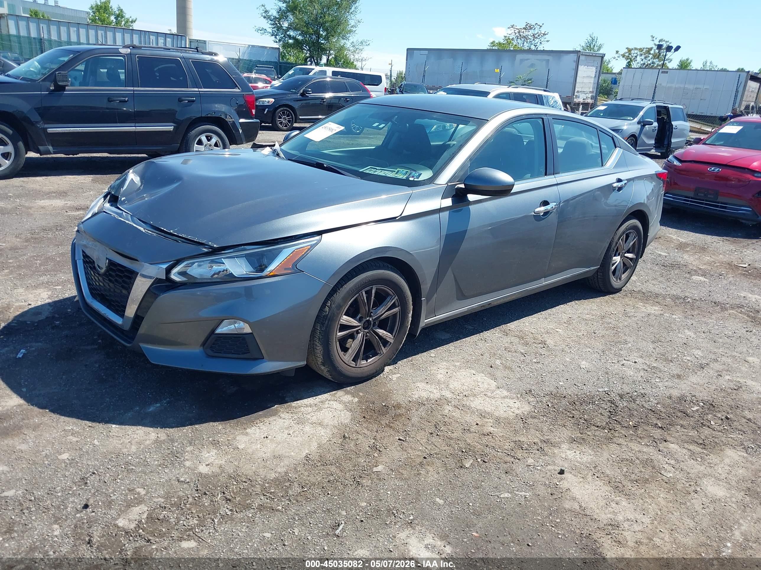 NISSAN ALTIMA image 2