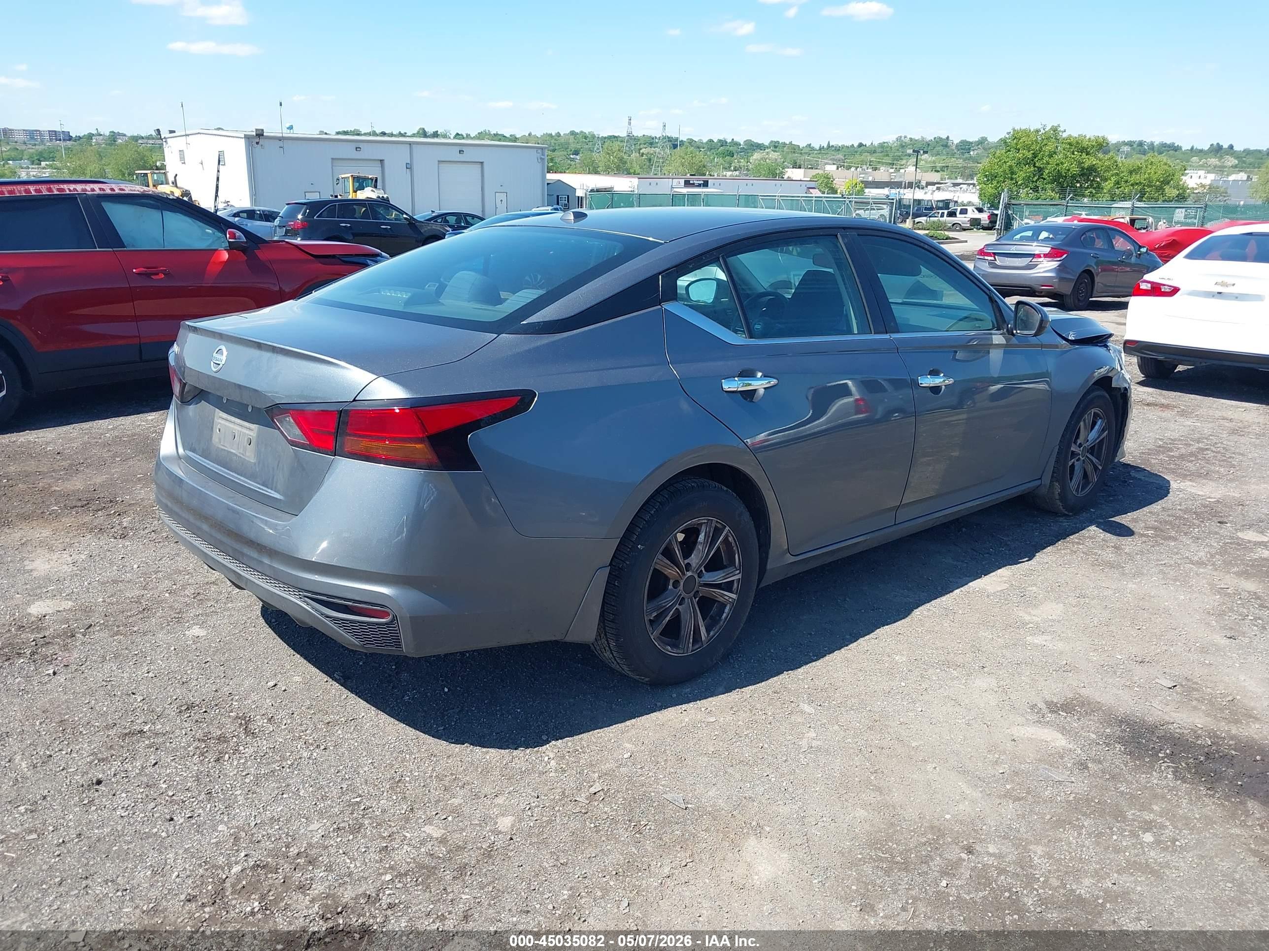 NISSAN ALTIMA image 4
