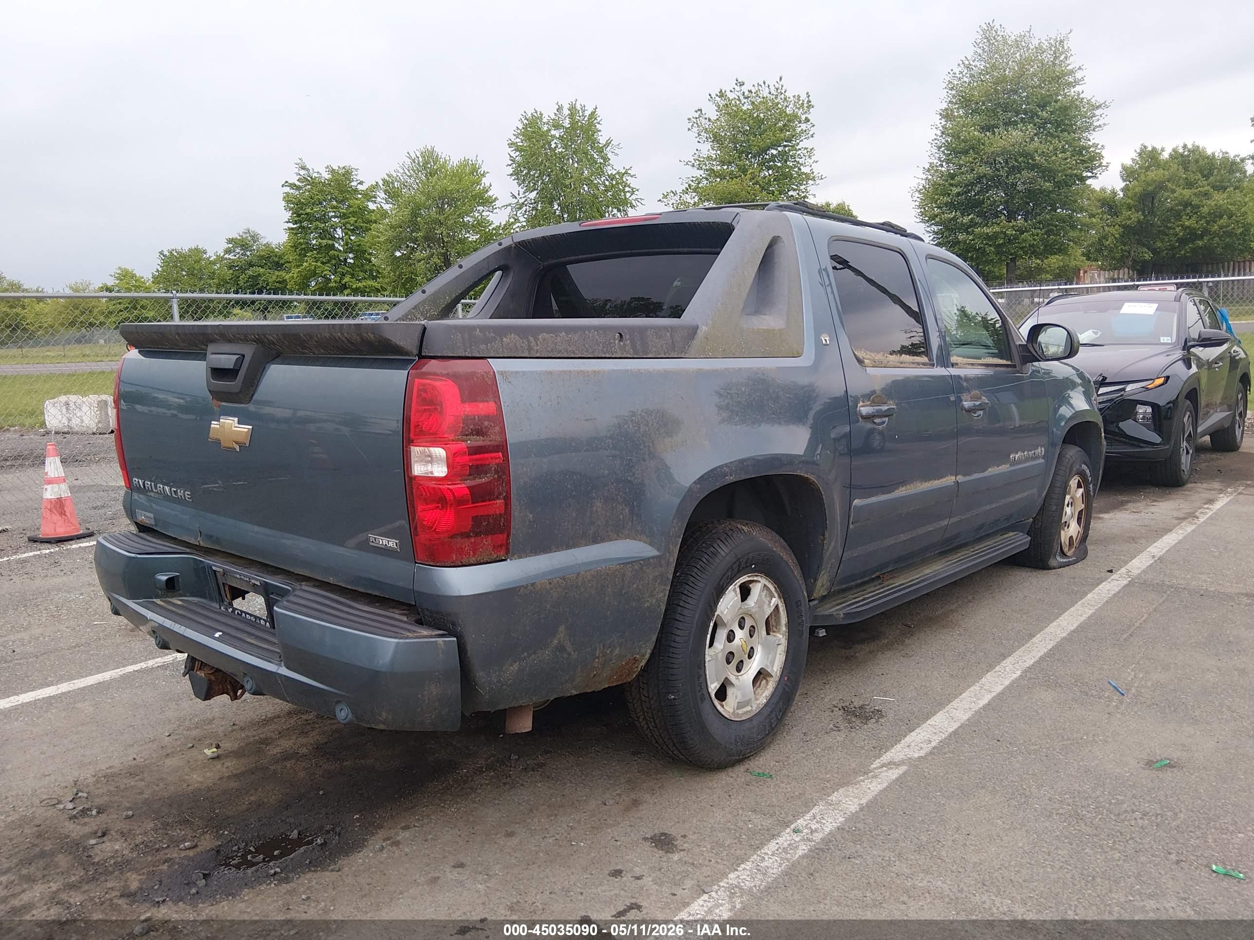 CHEVROLET AVALANCHE image 4