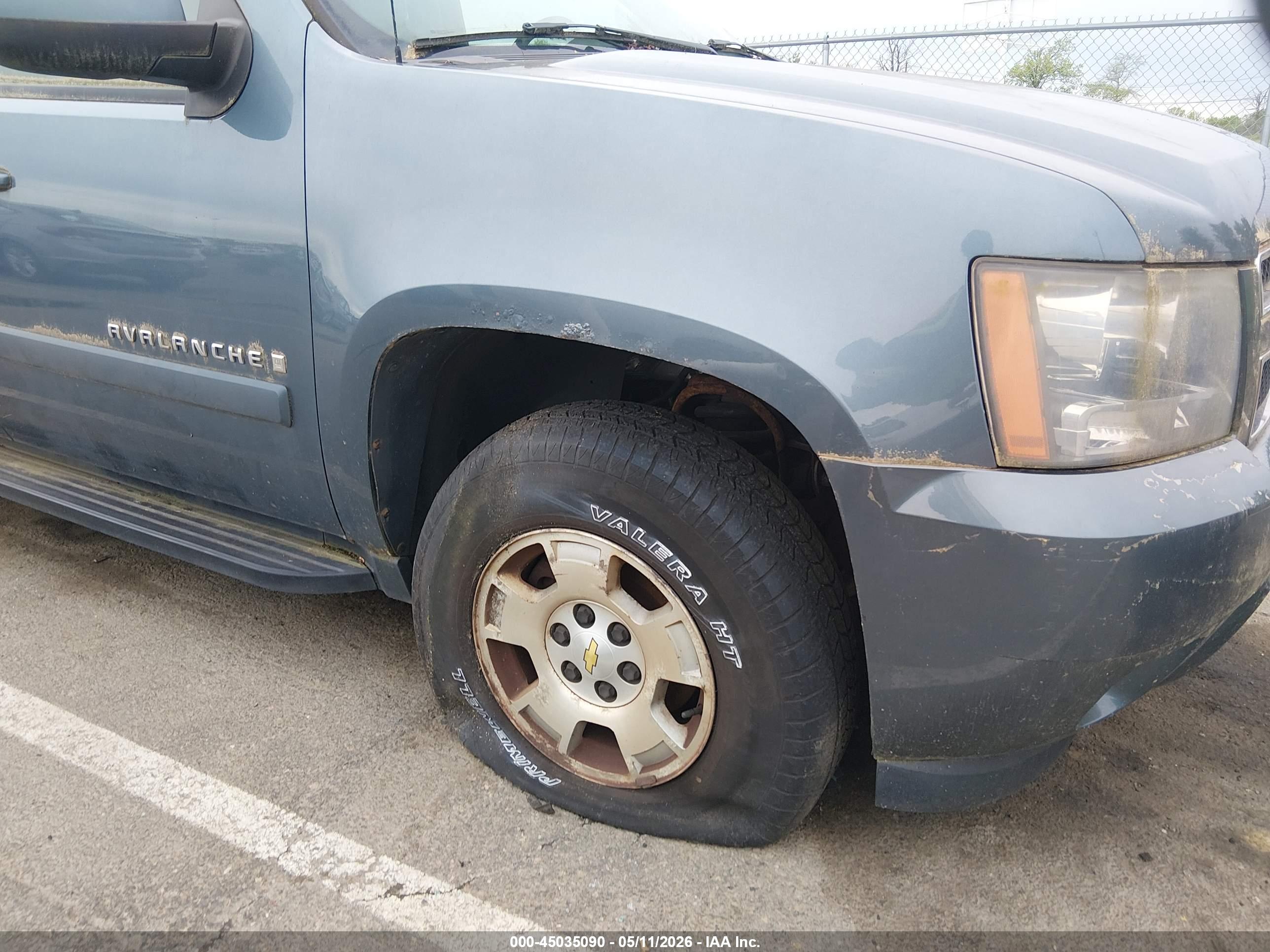 CHEVROLET AVALANCHE image 6