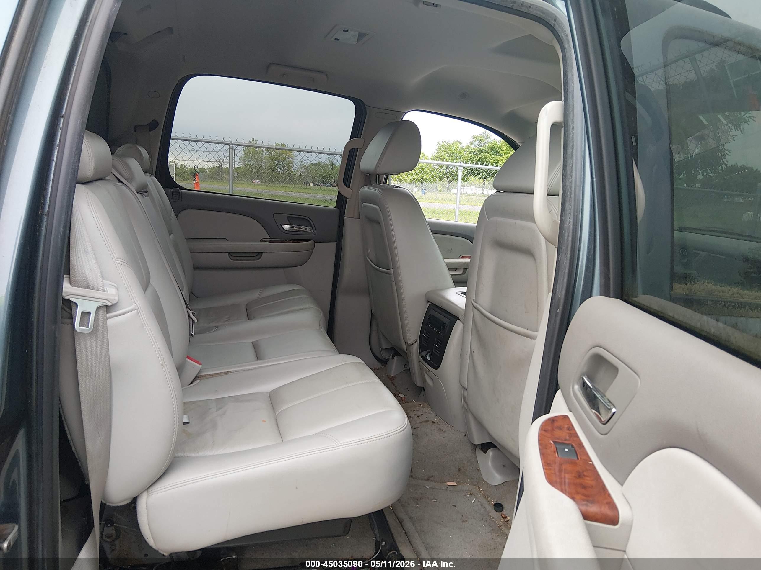 CHEVROLET AVALANCHE image 8