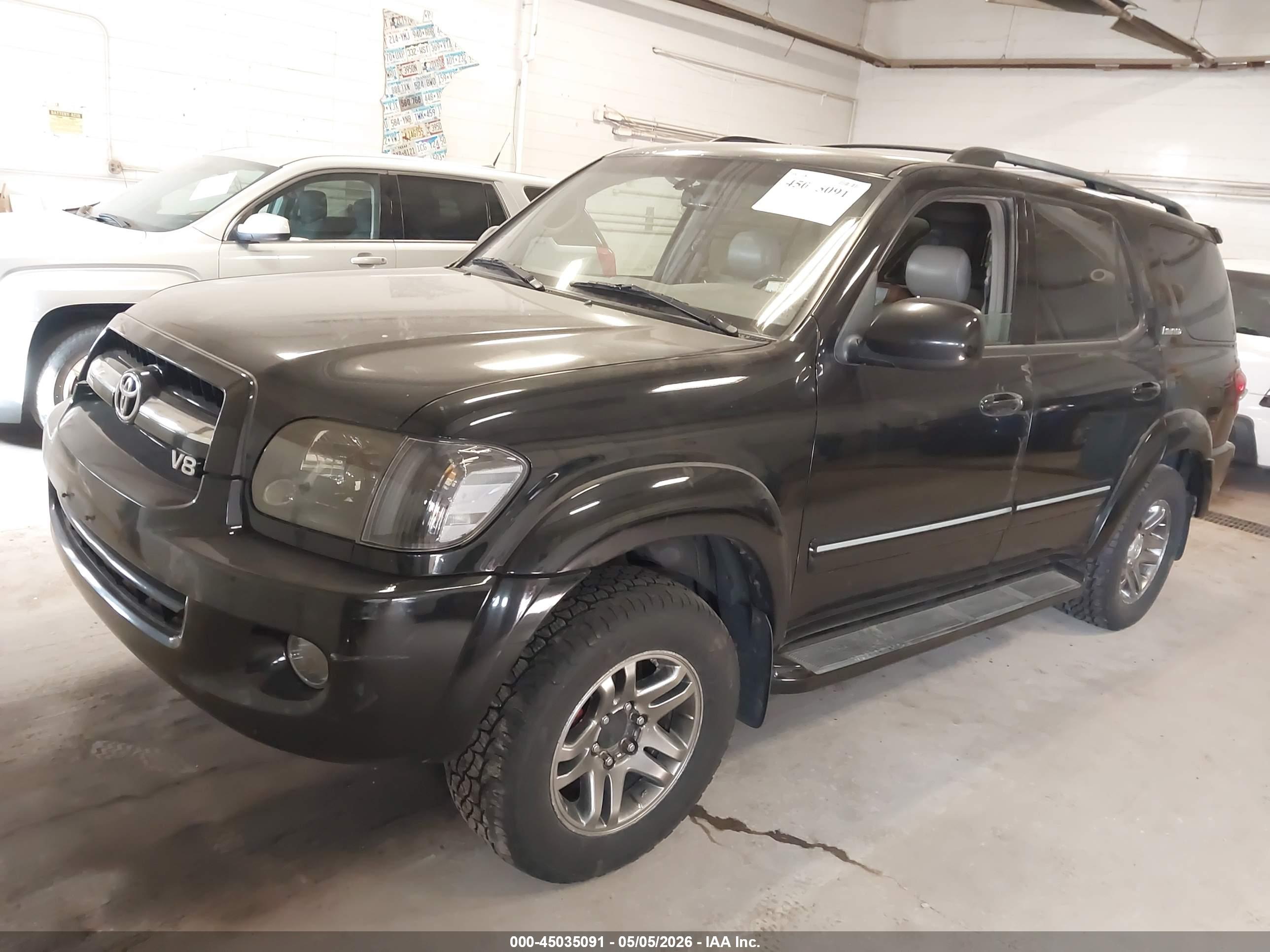 TOYOTA SEQUOIA image 2
