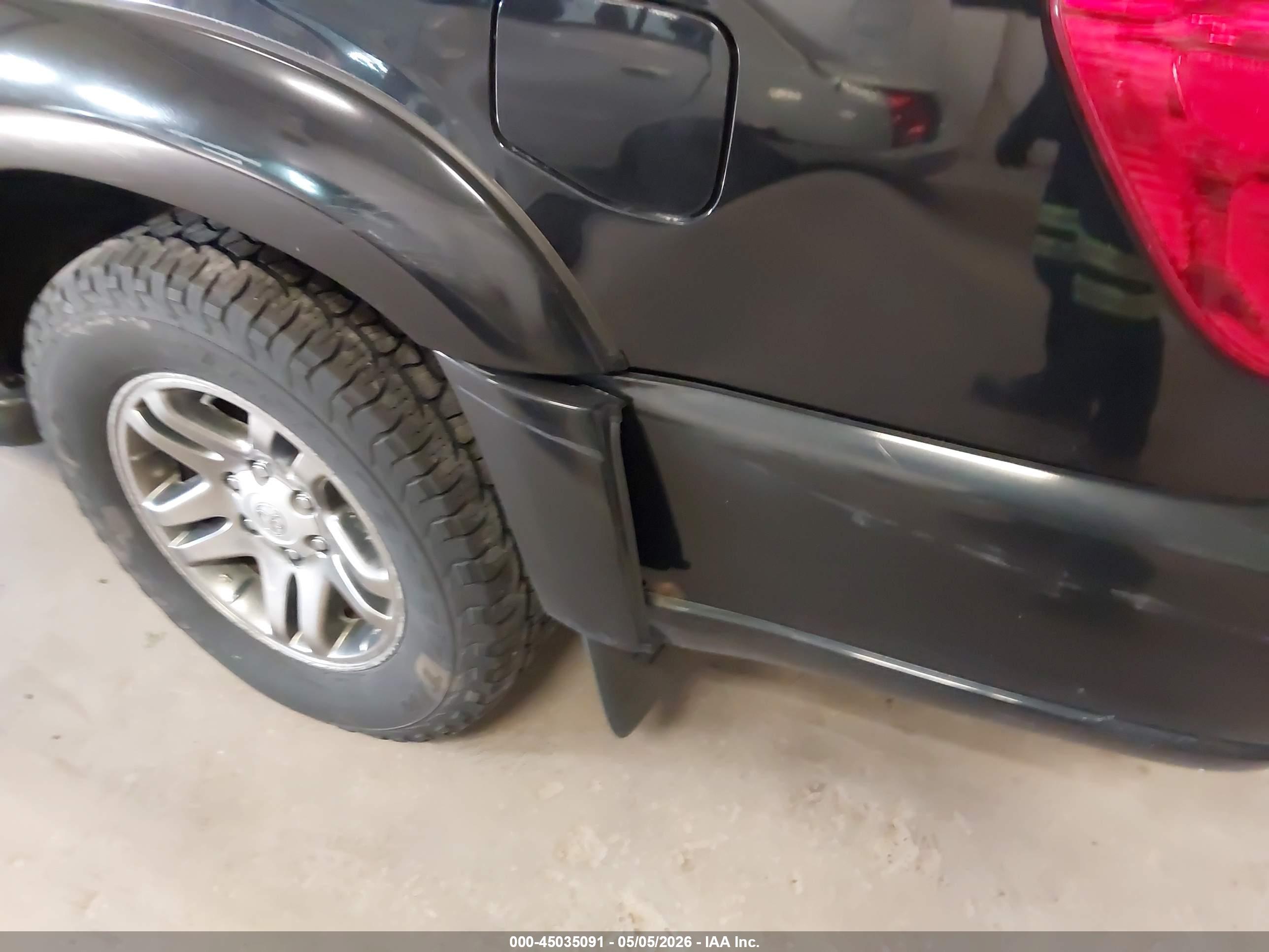 TOYOTA SEQUOIA image 6