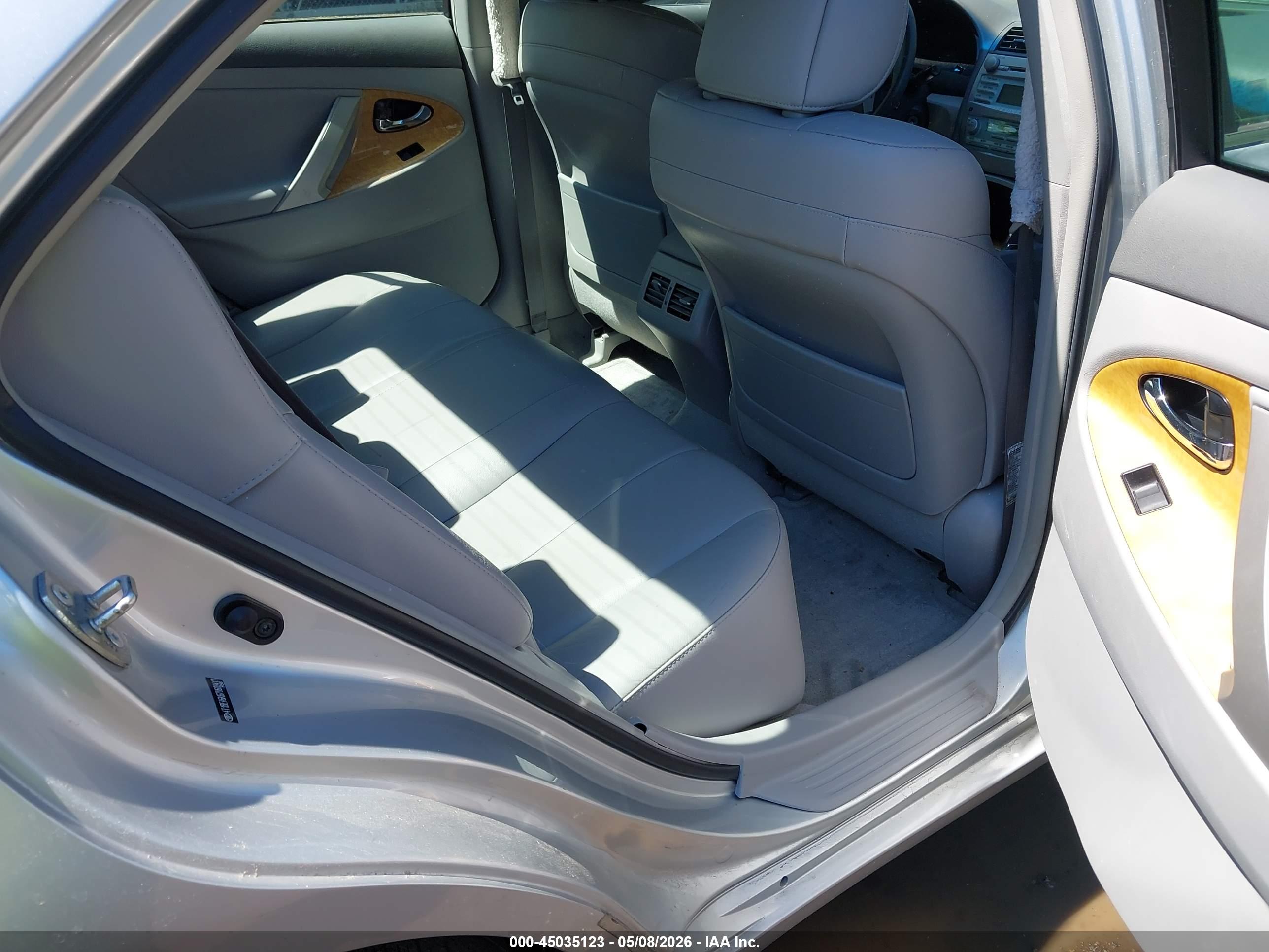 TOYOTA CAMRY image 8