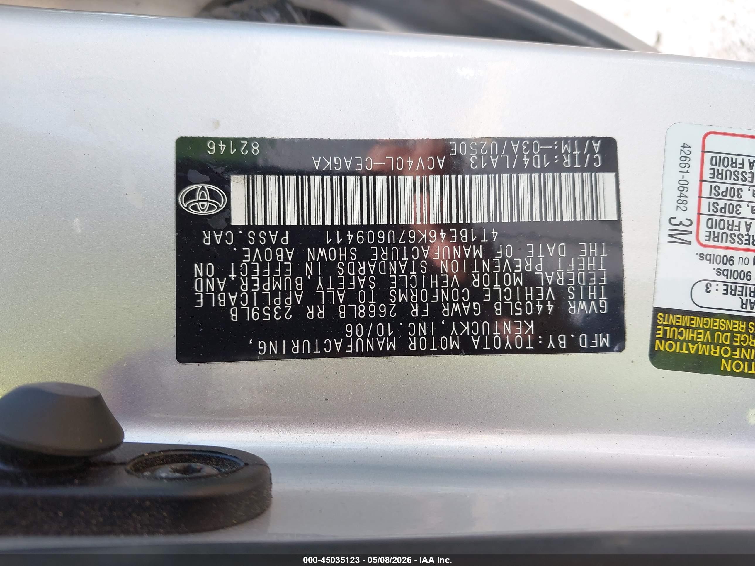 TOYOTA CAMRY image 9