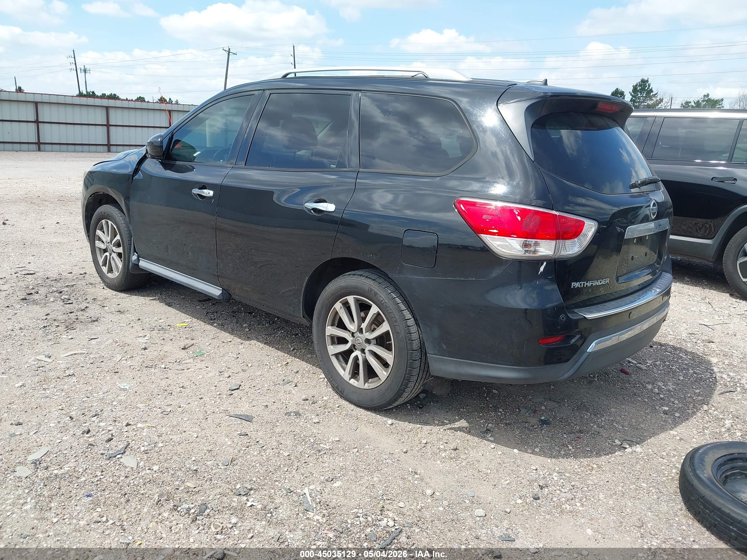 NISSAN PATHFINDER image 3