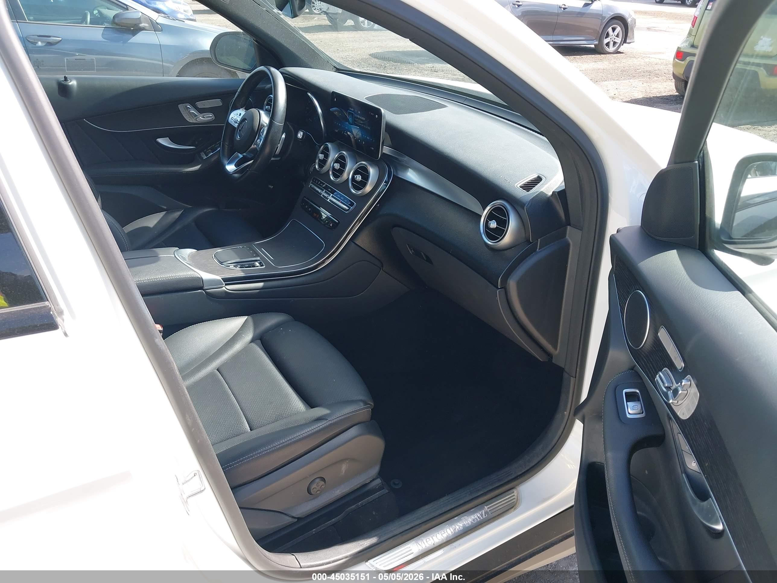 MERCEDES-BENZ GLC image 5