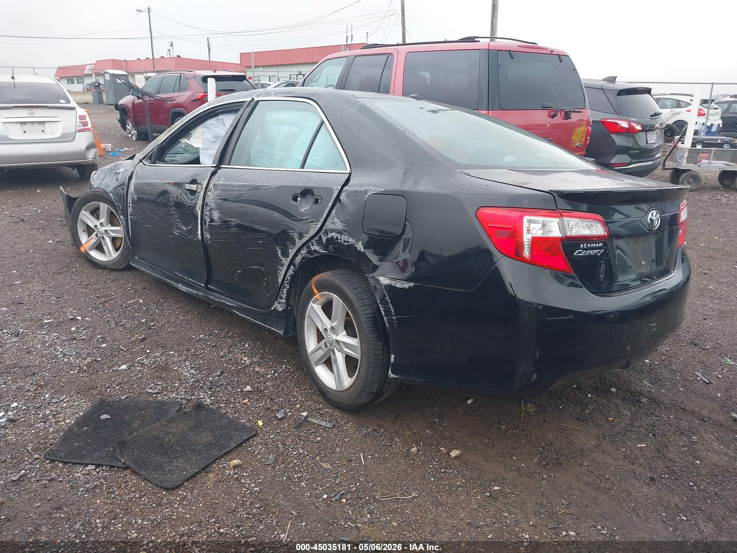 TOYOTA CAMRY image 3