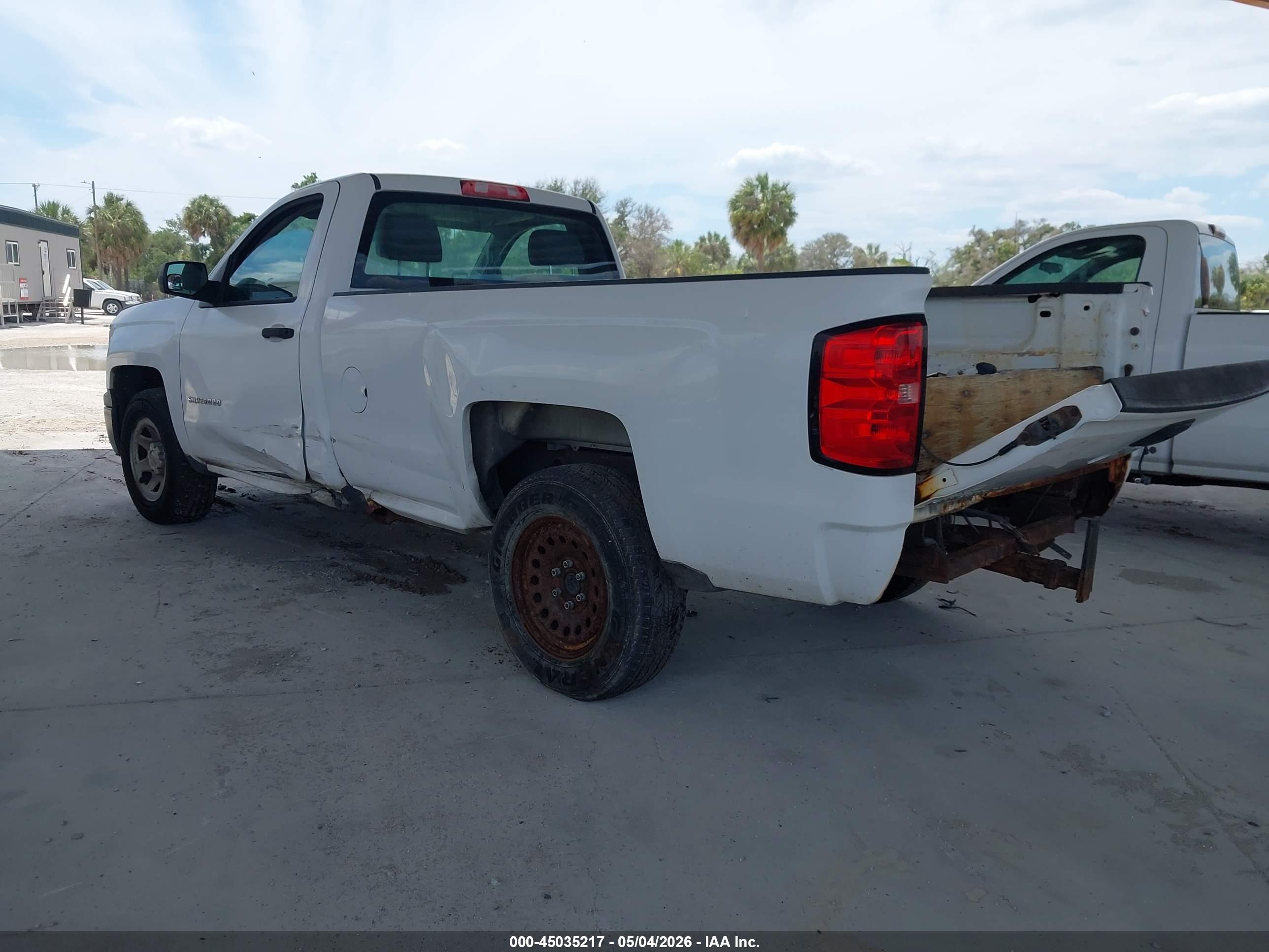 CHEVROLET SILVERADO image 3