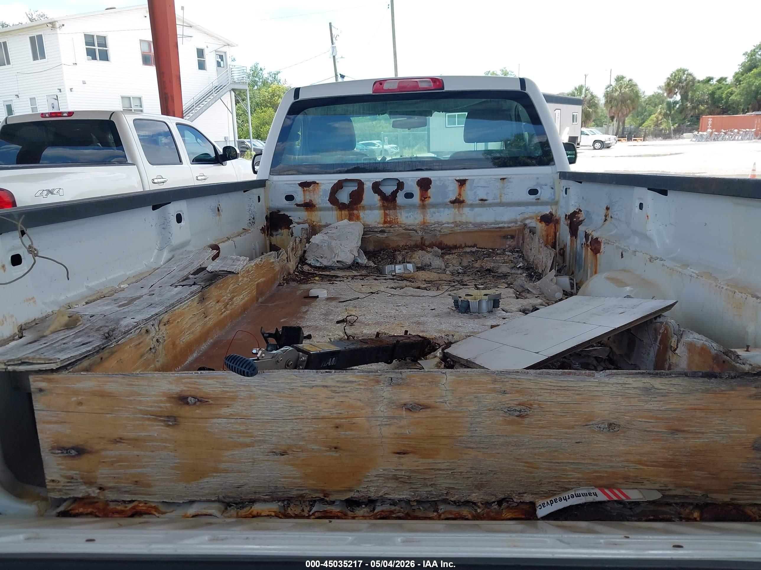 CHEVROLET SILVERADO image 8