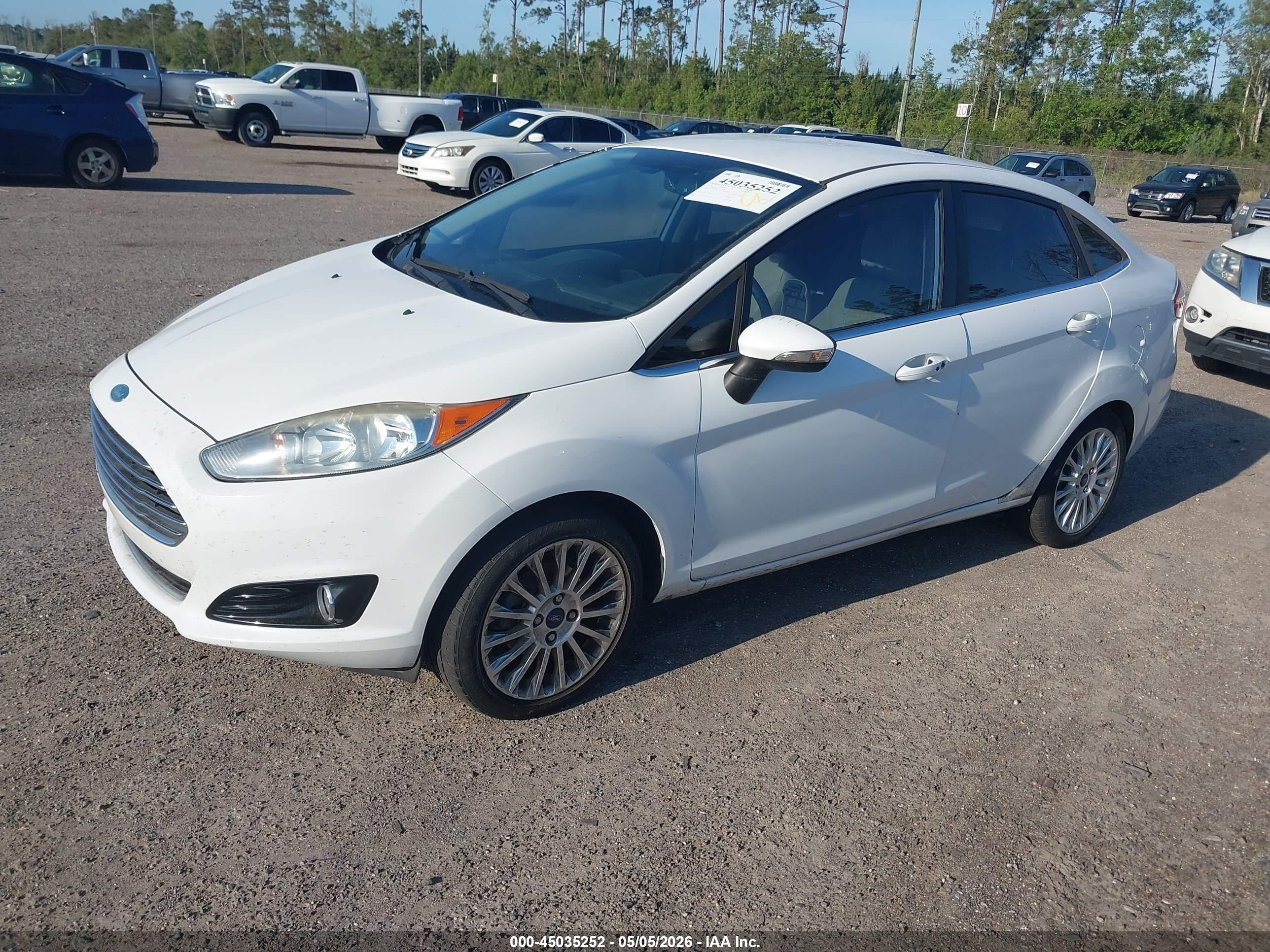 FORD FIESTA image 2
