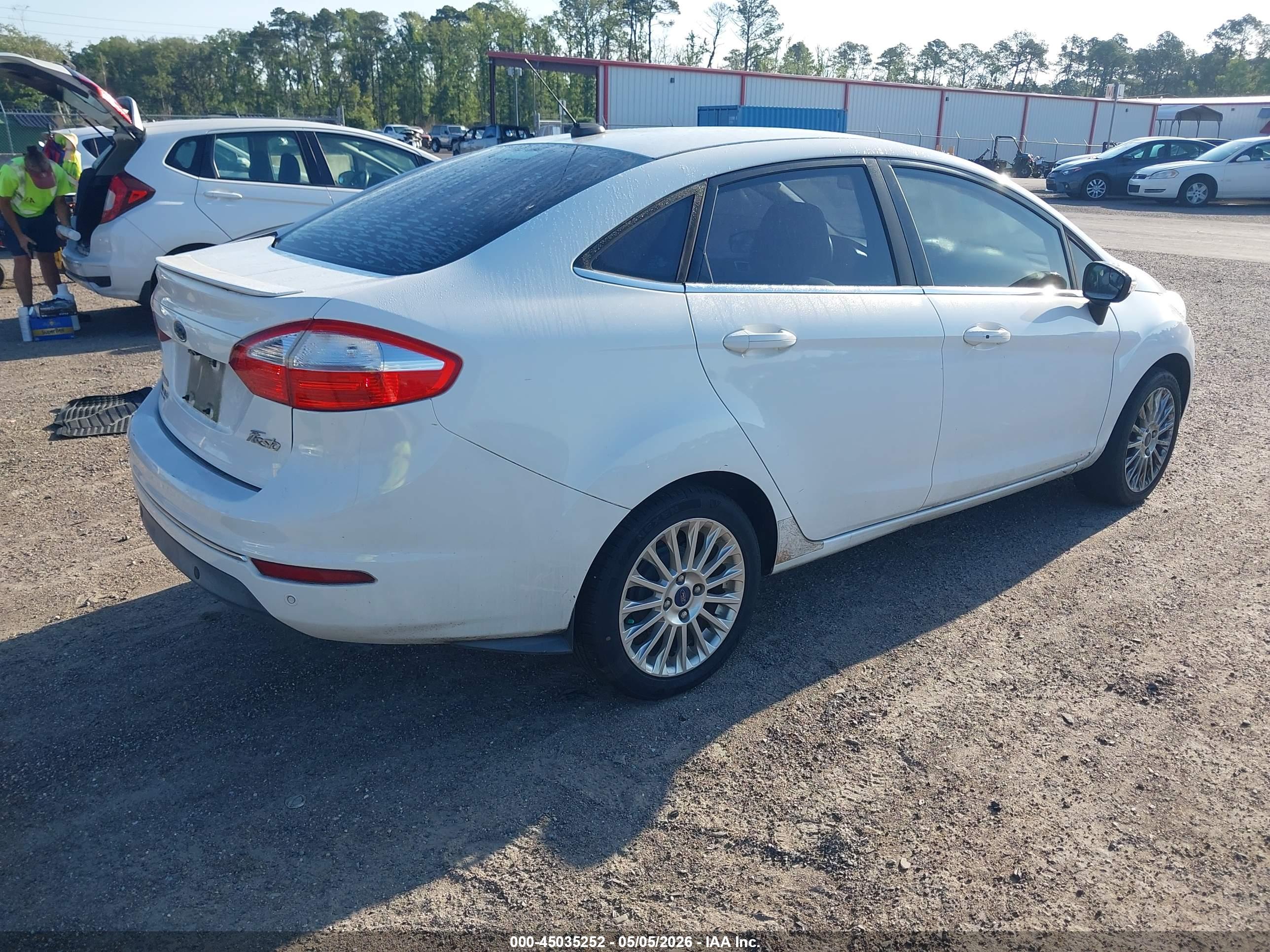 FORD FIESTA image 4
