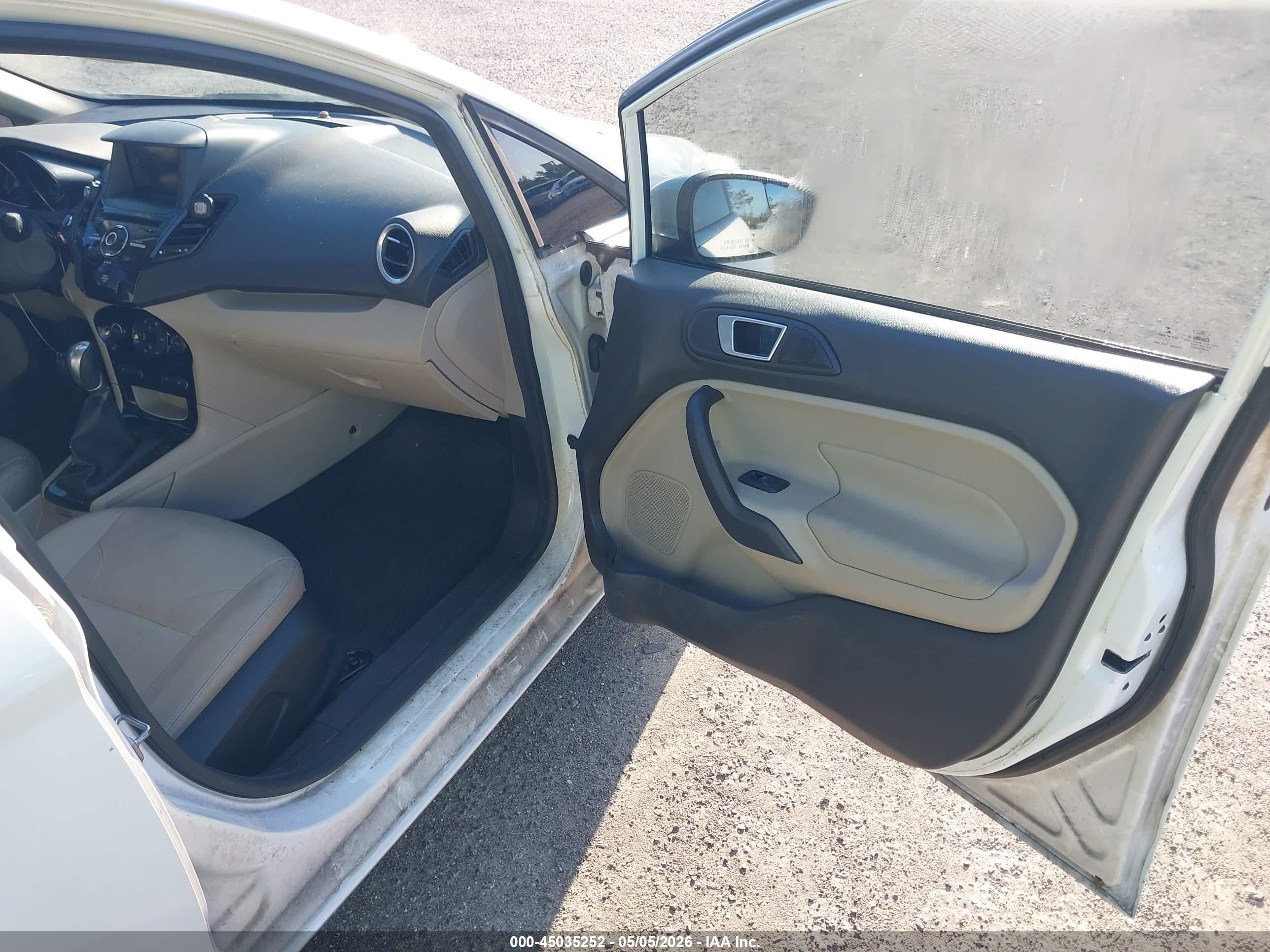 FORD FIESTA image 5