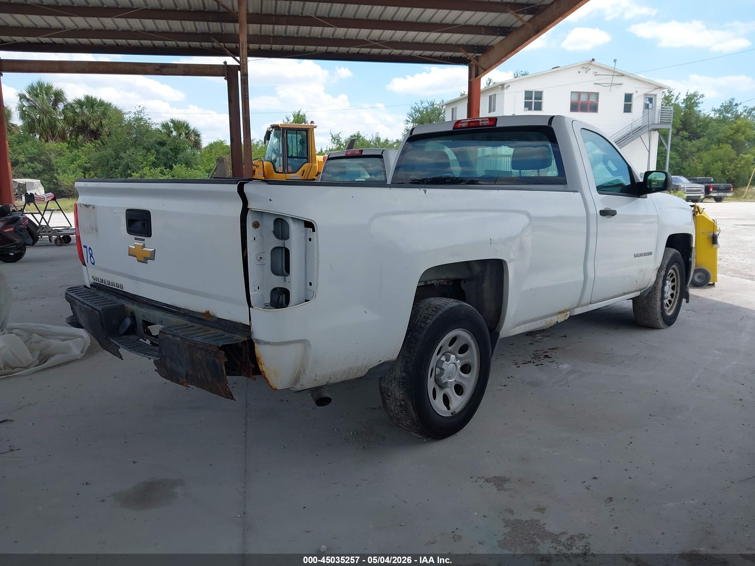 CHEVROLET SILVERADO image 4