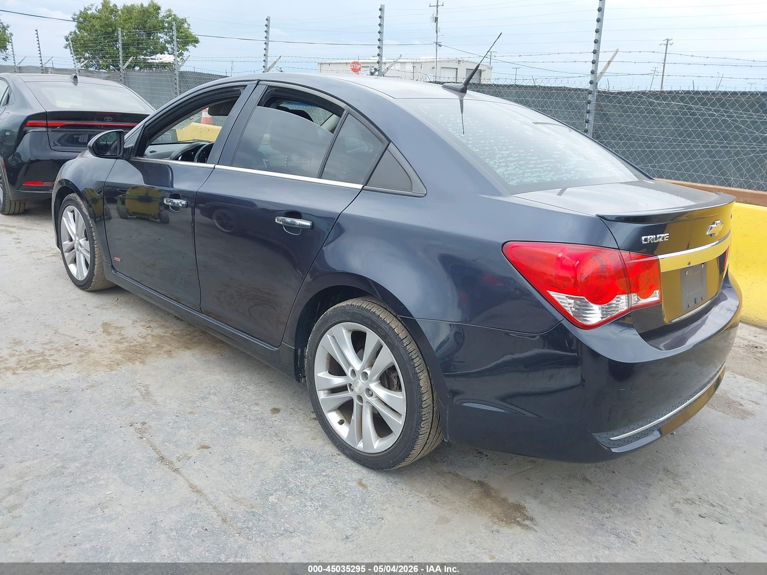 CHEVROLET CRUZE image 3