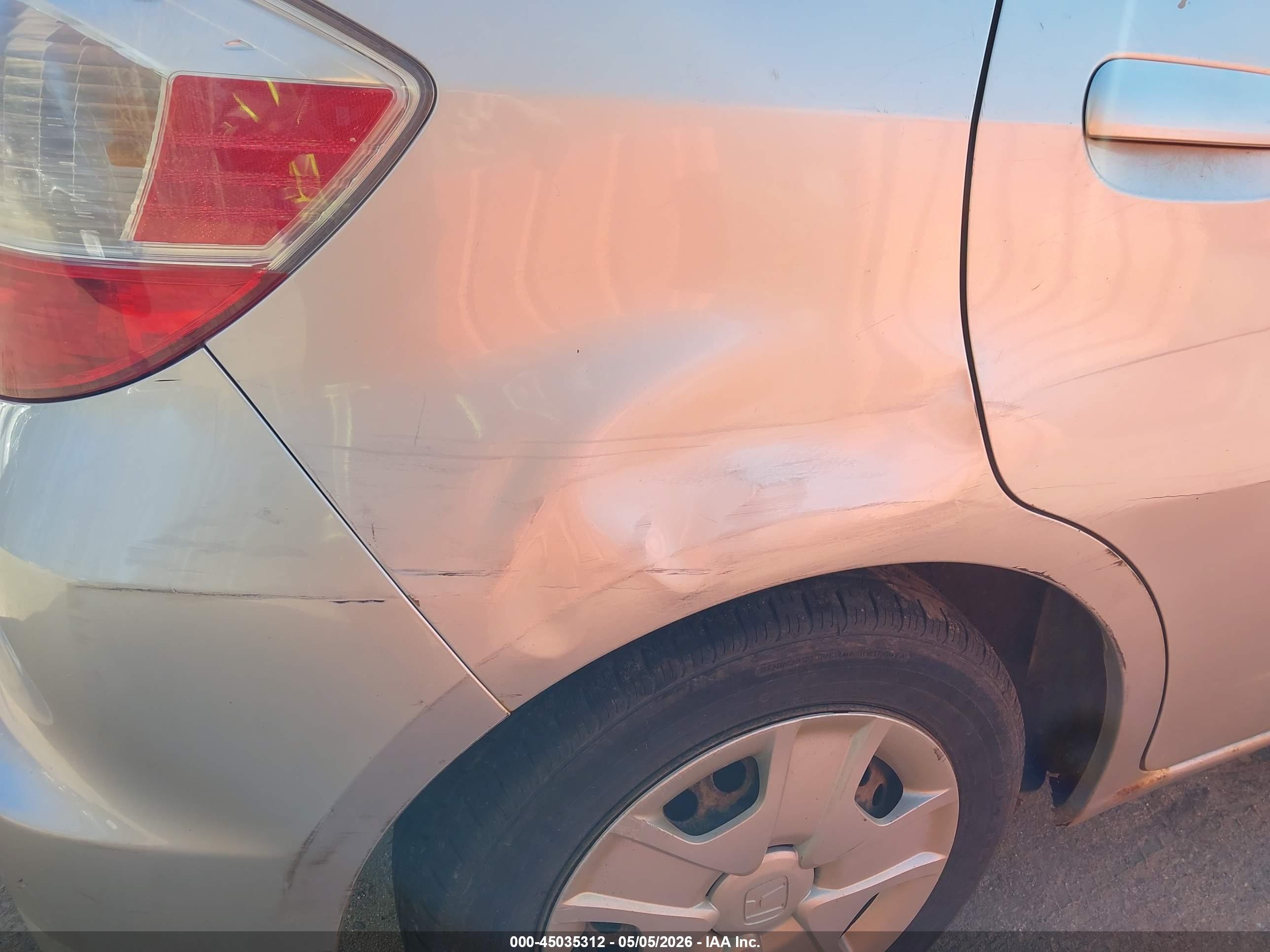 HONDA FIT image 6