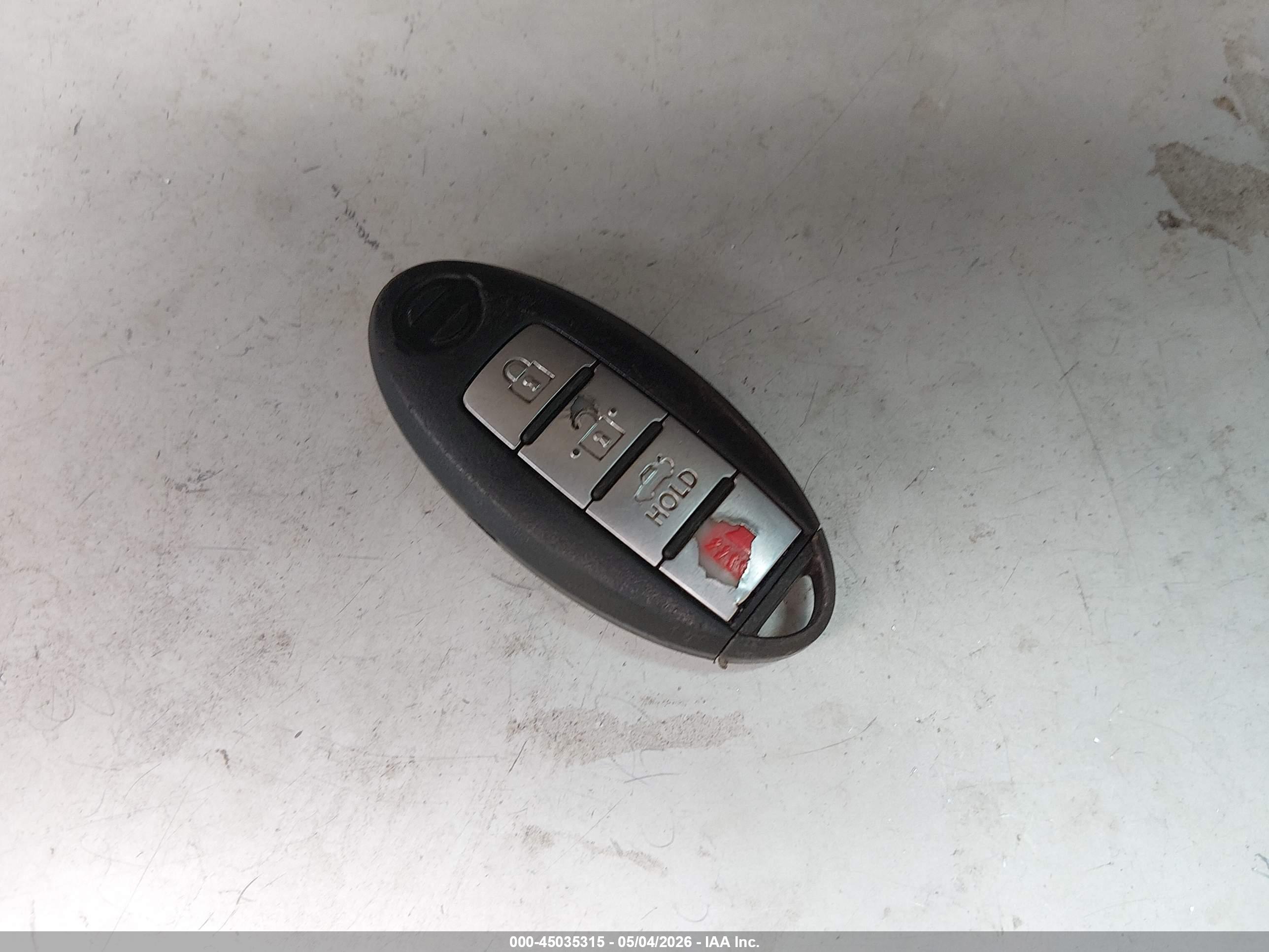 NISSAN MAXIMA image 11