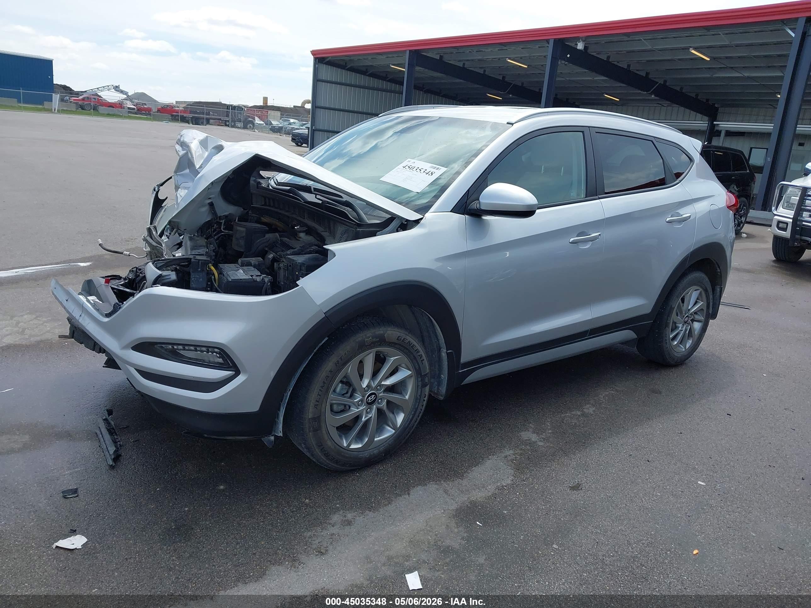 HYUNDAI TUCSON image 2