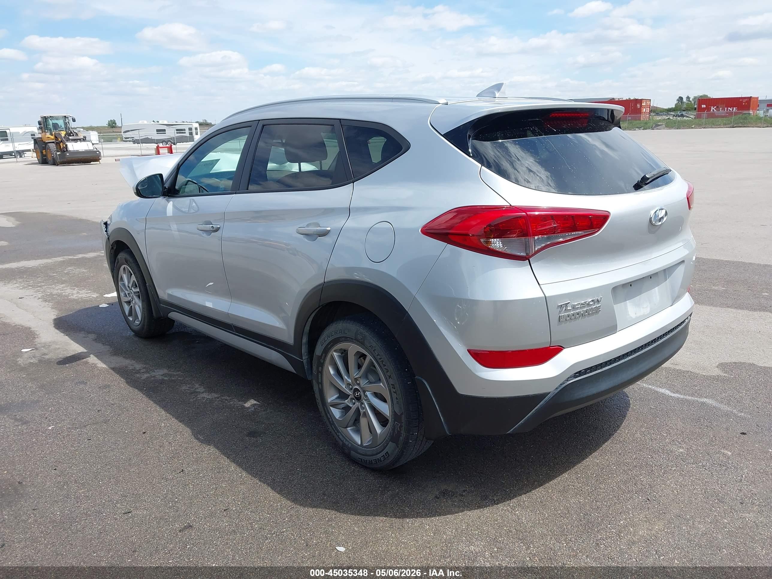 HYUNDAI TUCSON image 3