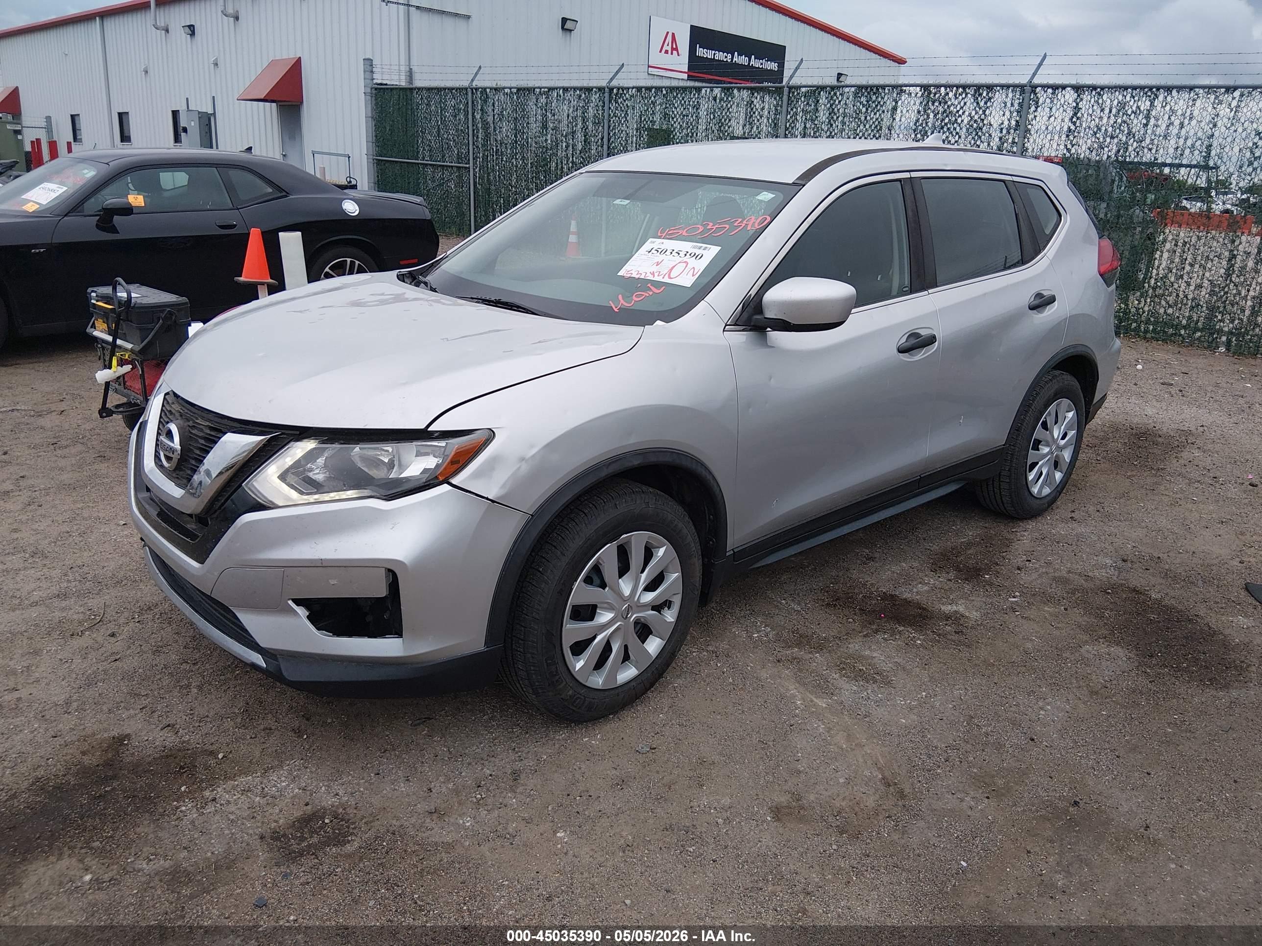 NISSAN ROGUE image 2