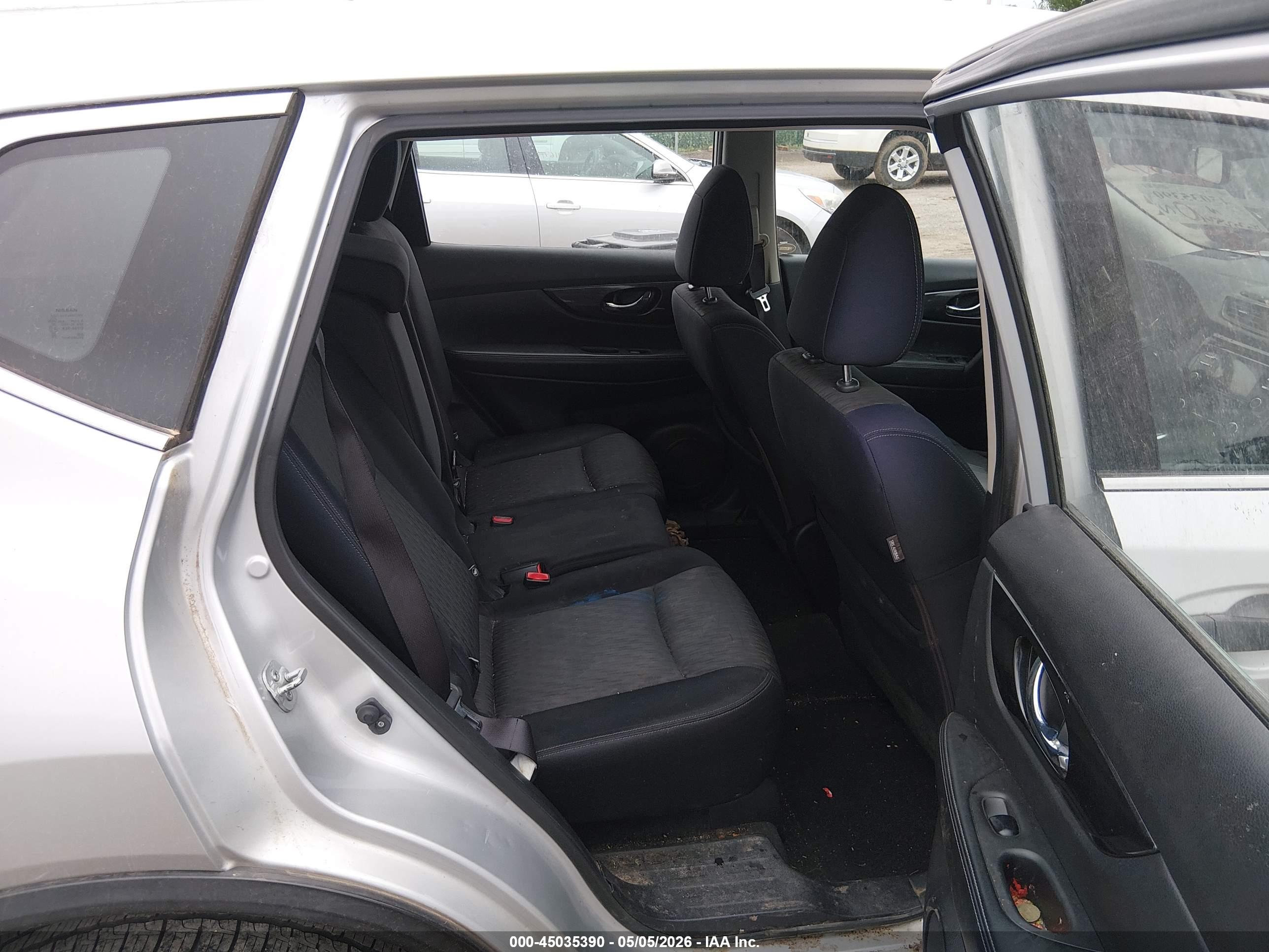 NISSAN ROGUE image 8