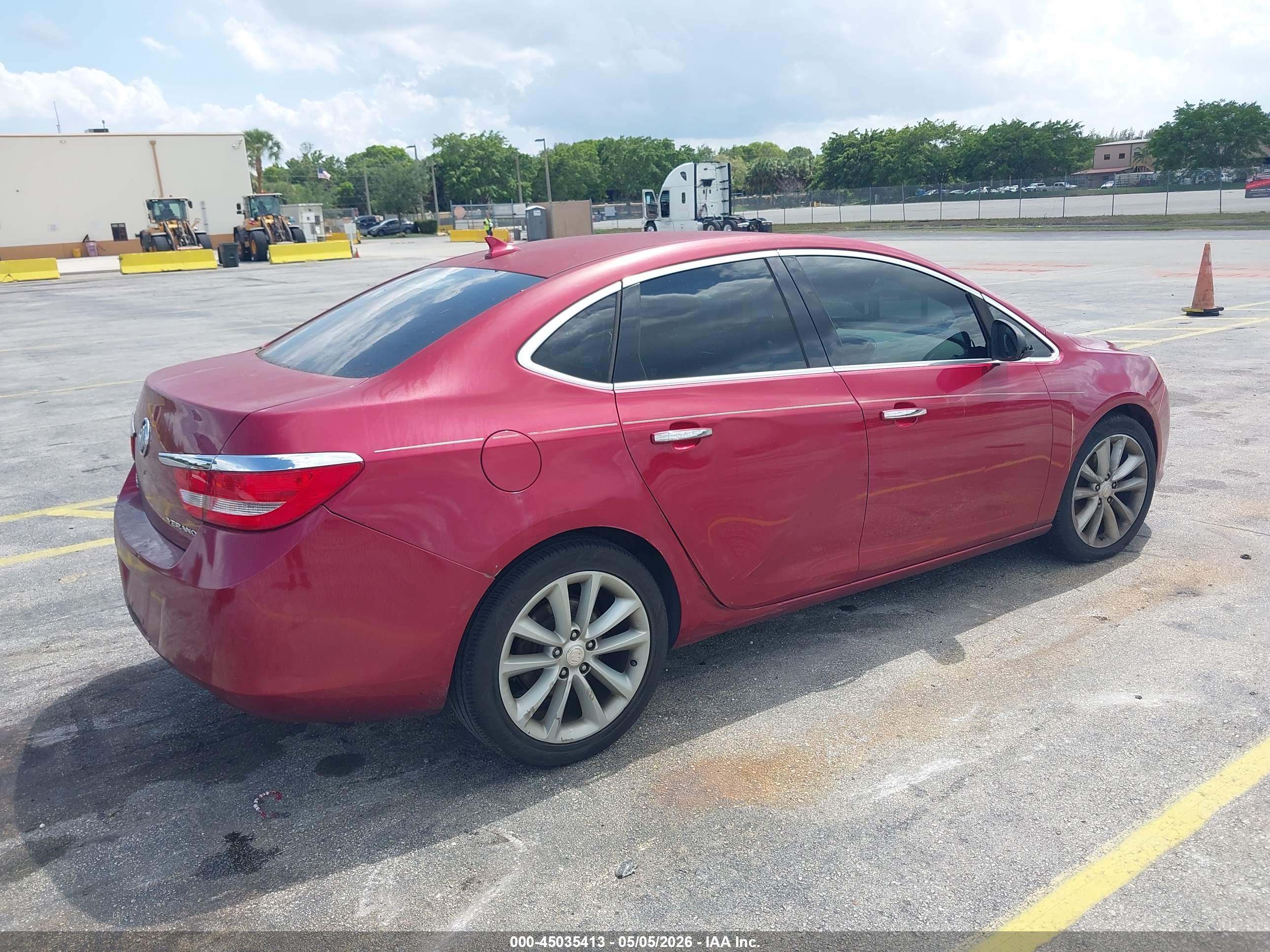 BUICK VERANO image 4