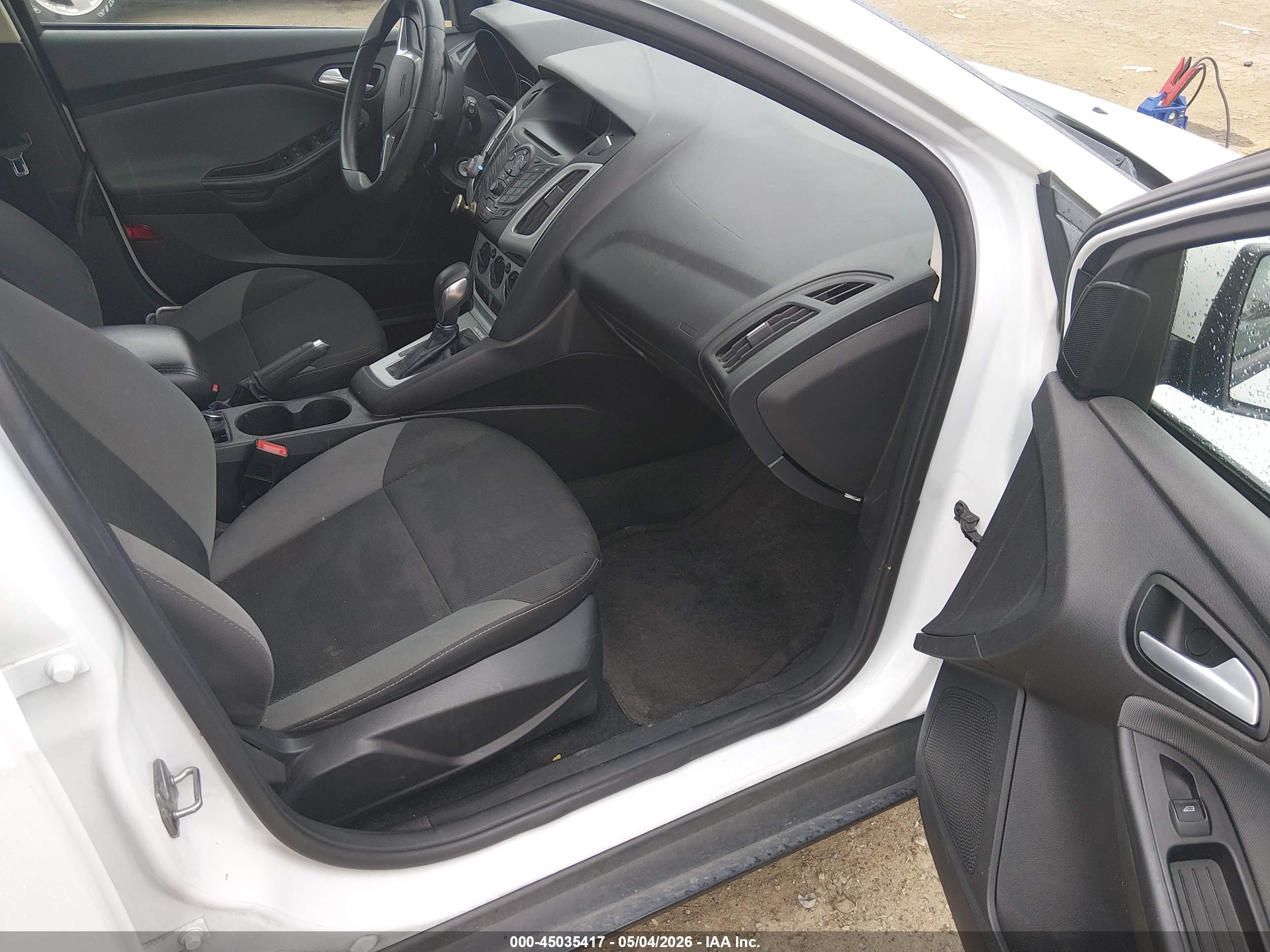 FORD FOCUS image 5