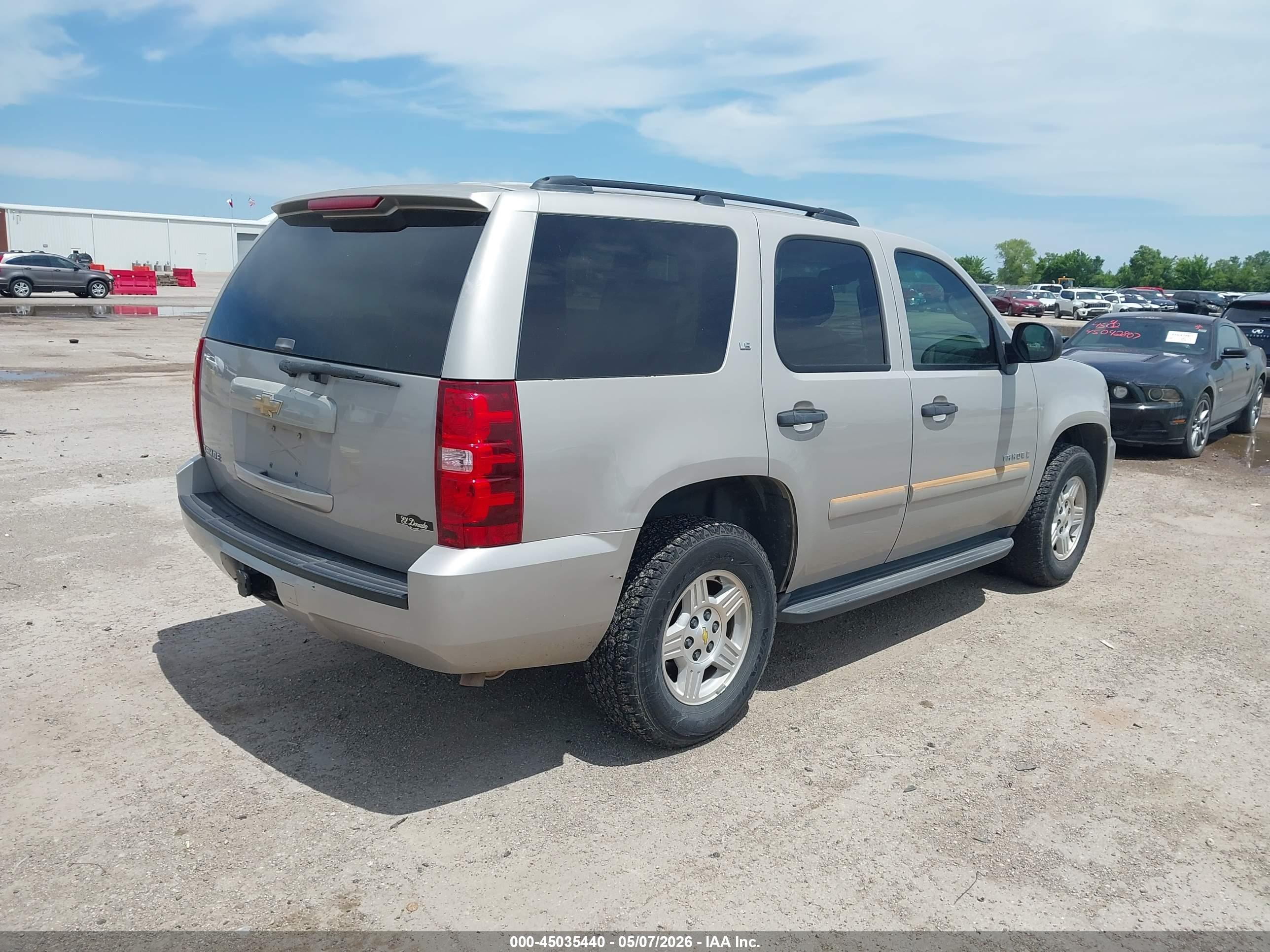 CHEVROLET TAHOE image 4