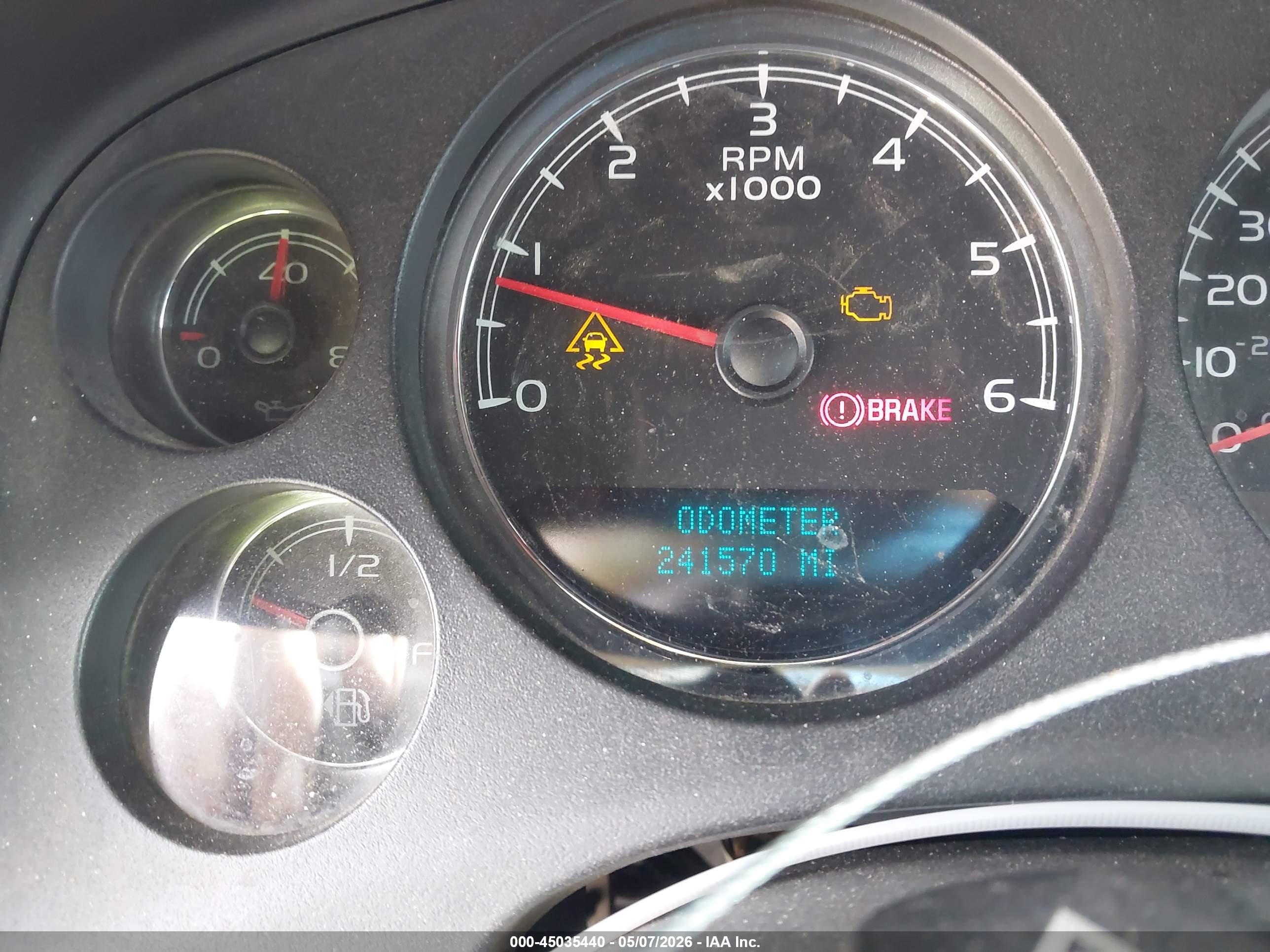 CHEVROLET TAHOE image 7