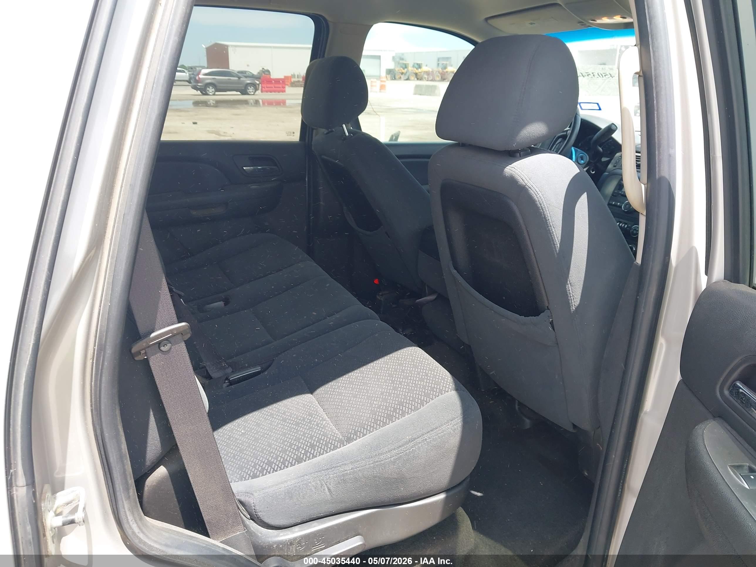CHEVROLET TAHOE image 8