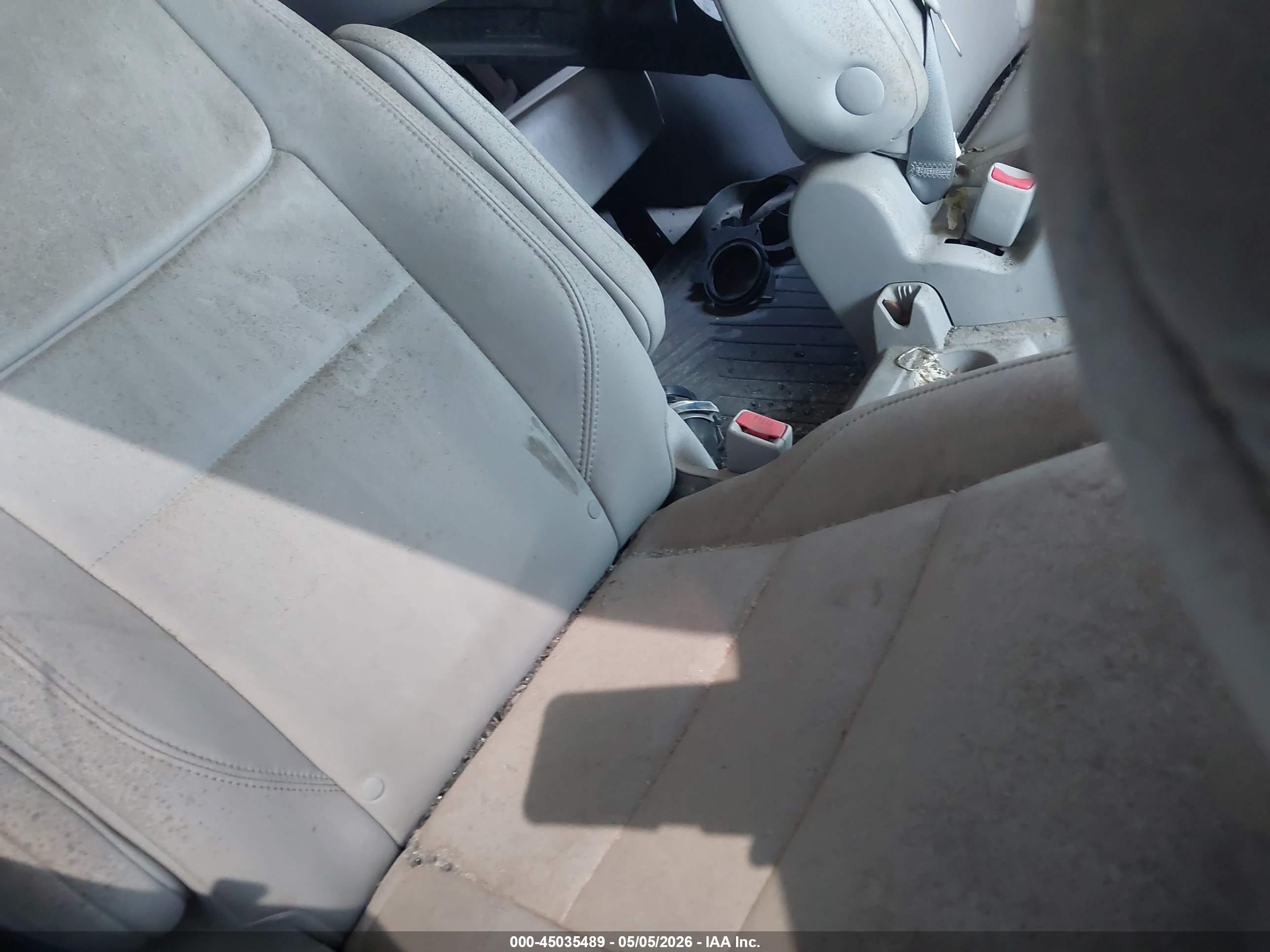 TOYOTA SIENNA image 8