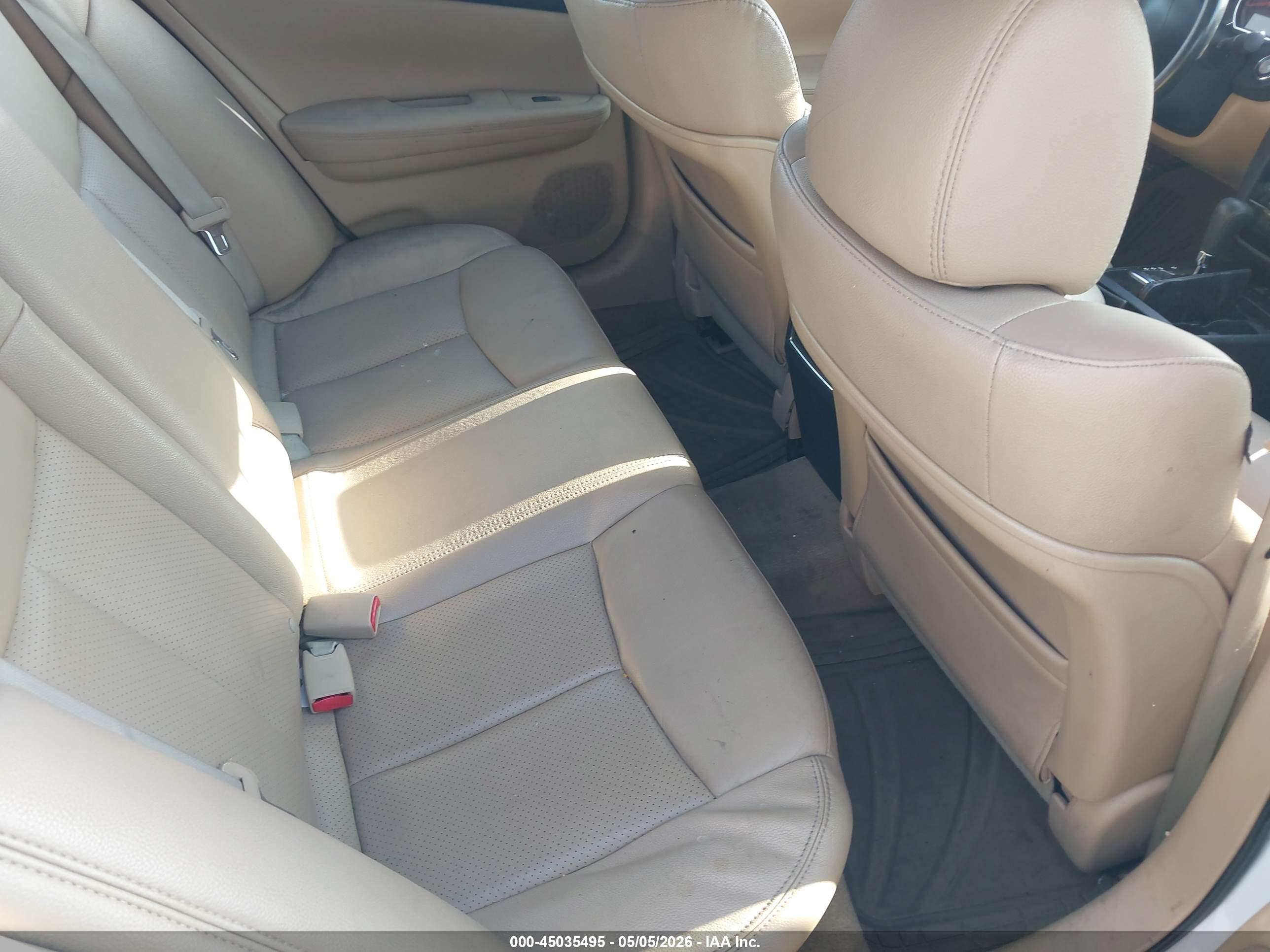 NISSAN MAXIMA image 8