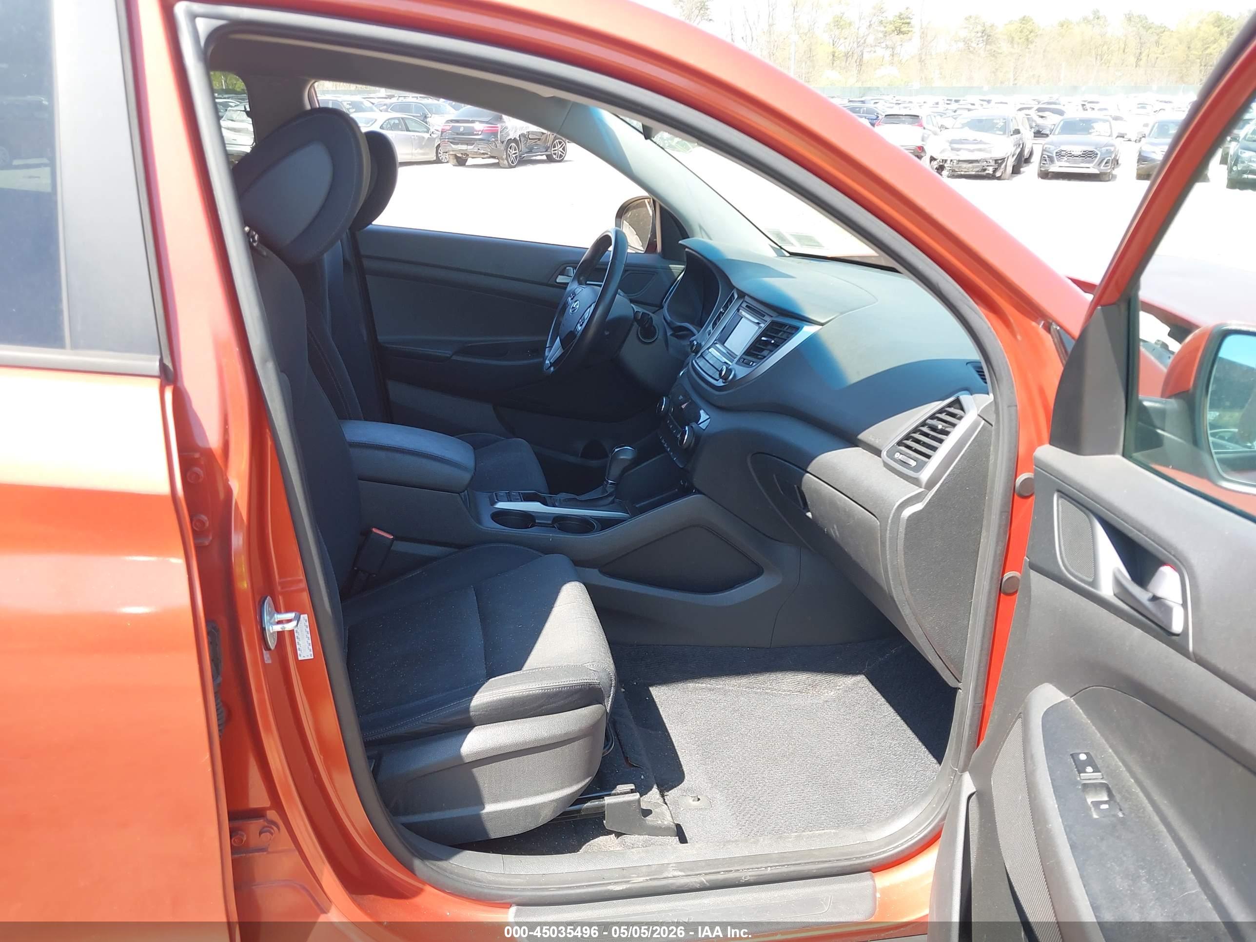 HYUNDAI TUCSON image 5