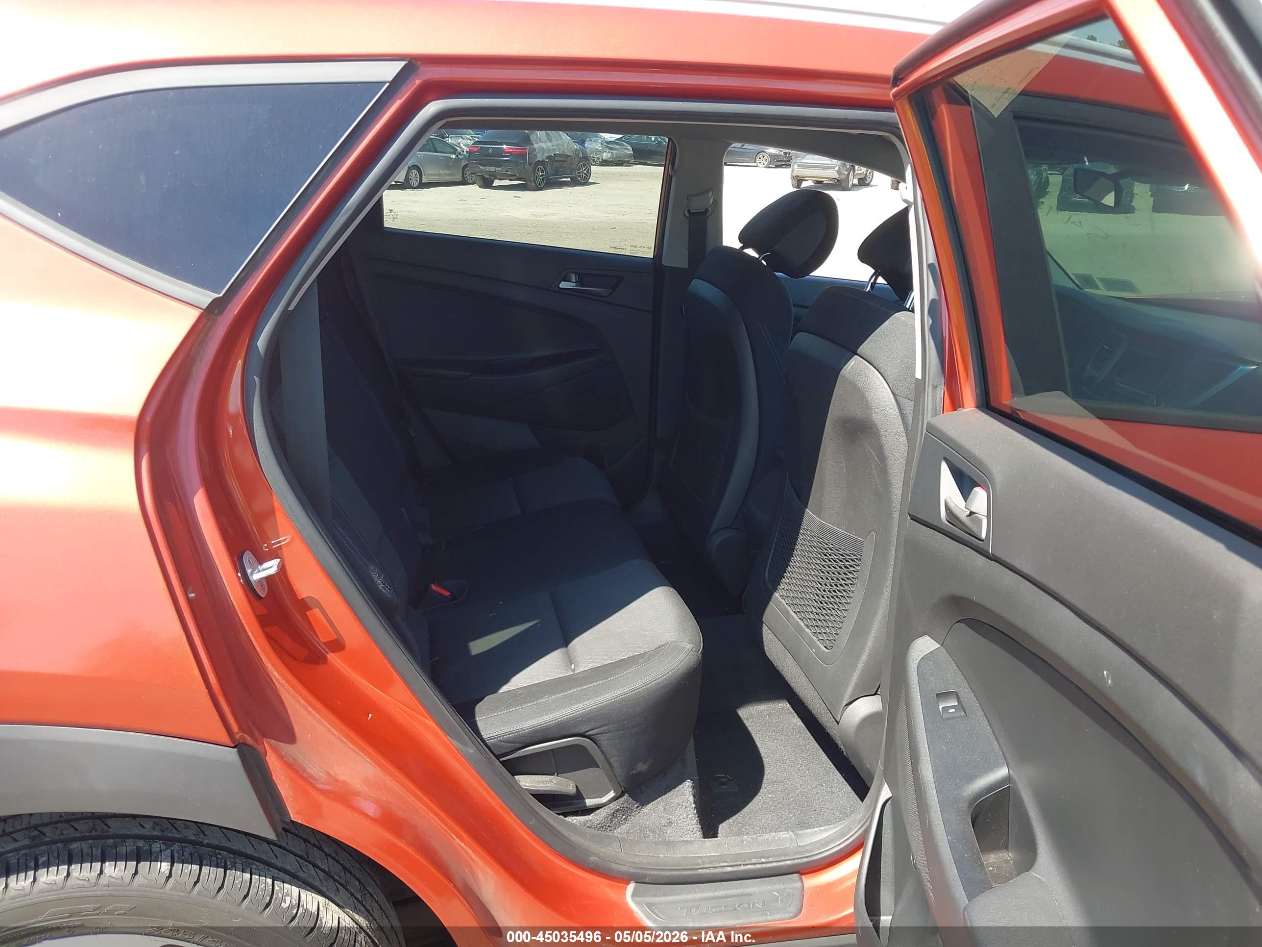 HYUNDAI TUCSON image 8