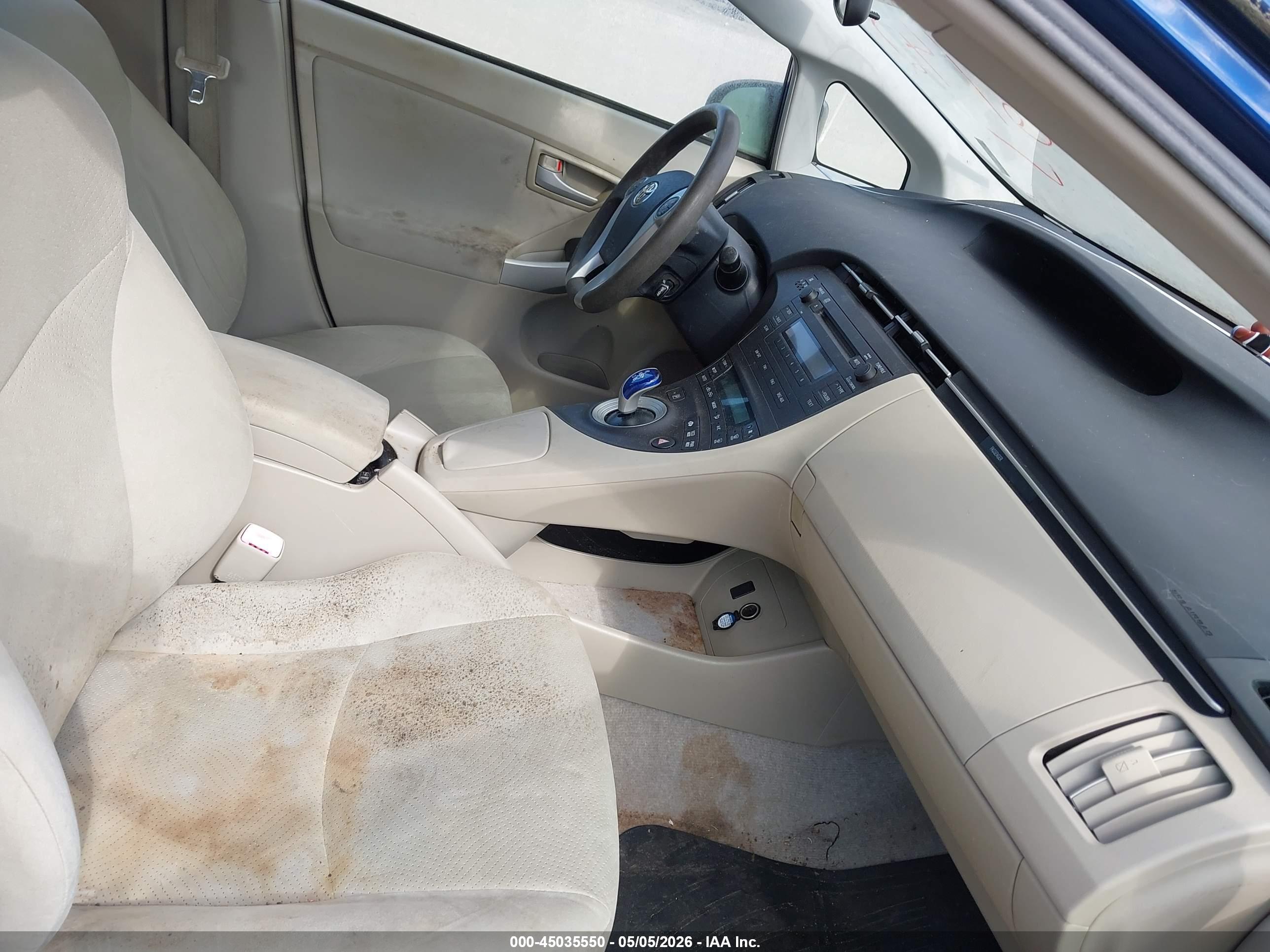 TOYOTA PRIUS image 5