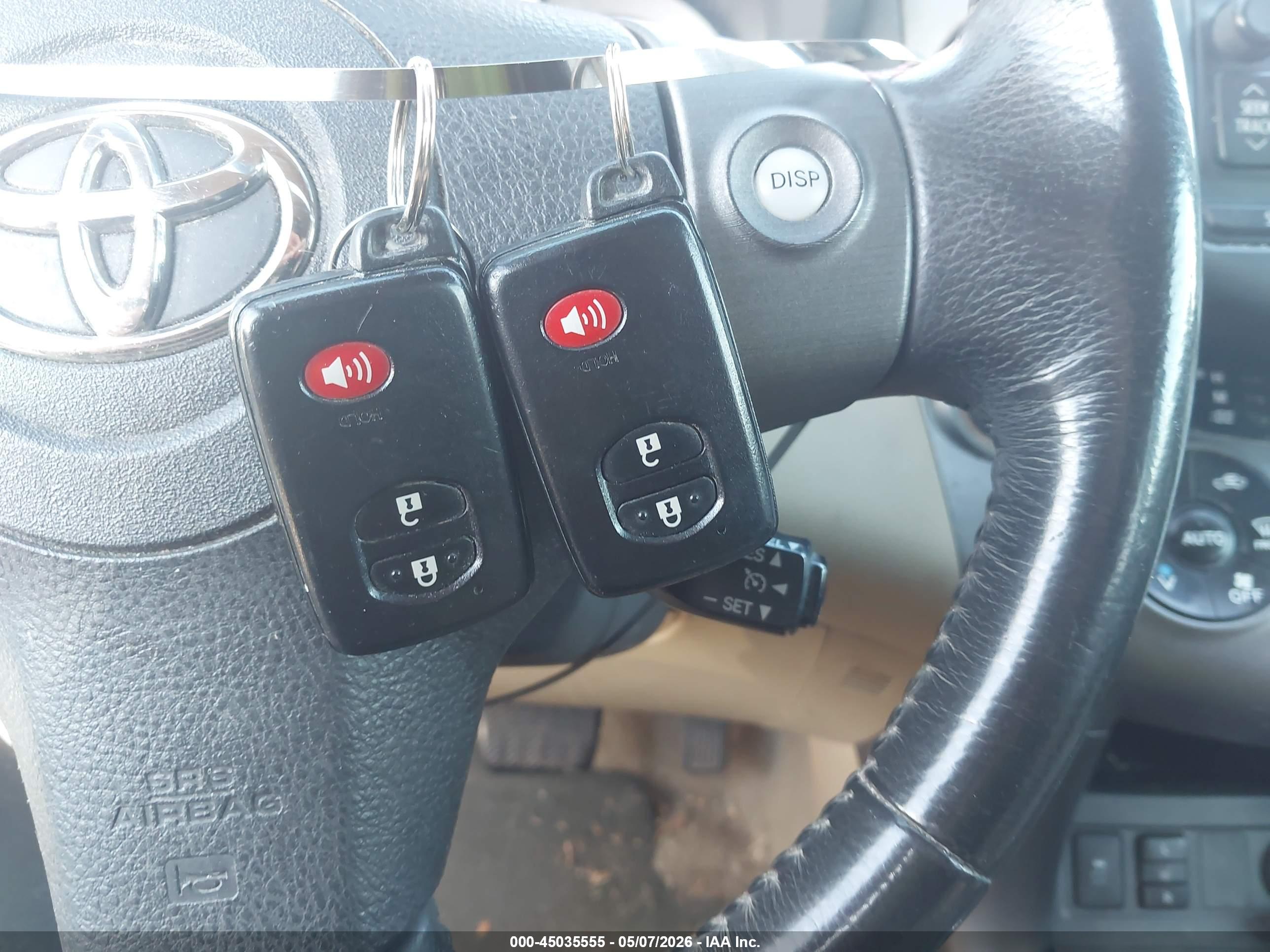 TOYOTA RAV4 image 11