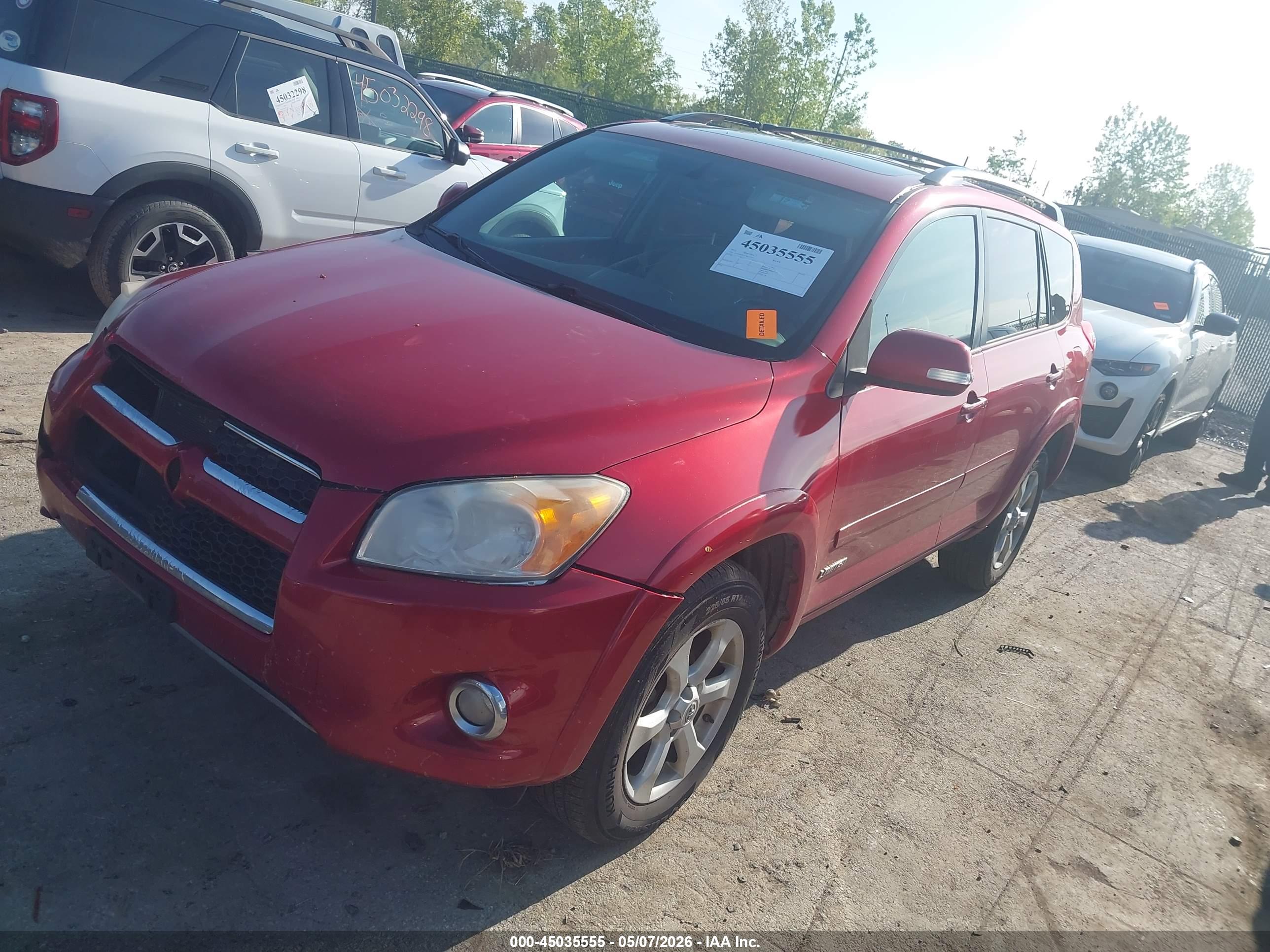 TOYOTA RAV4 image 2