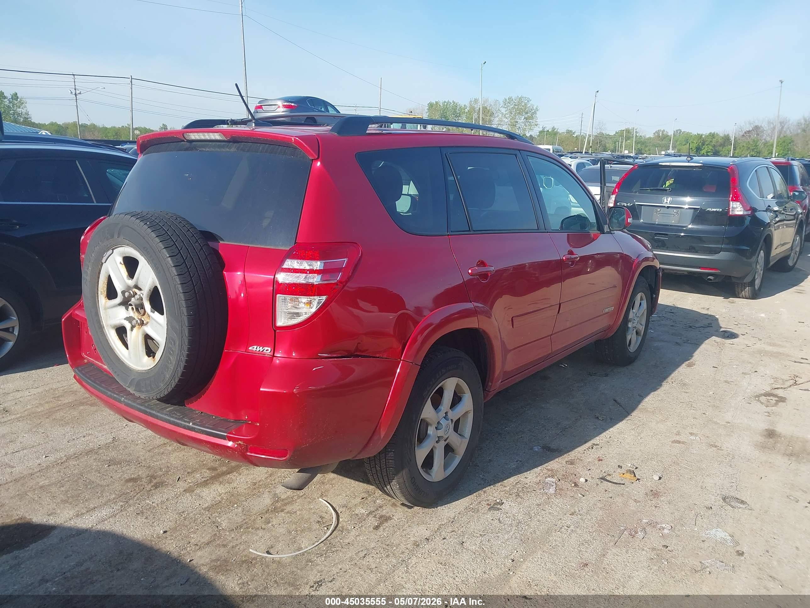 TOYOTA RAV4 image 4